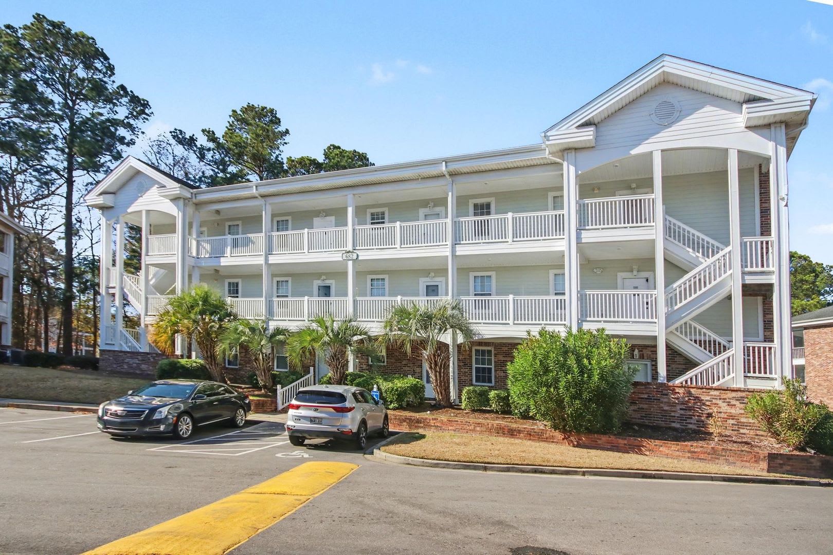 Furnished 2 bedroom, 2 bath condo in Arrowhead Community – photo 1