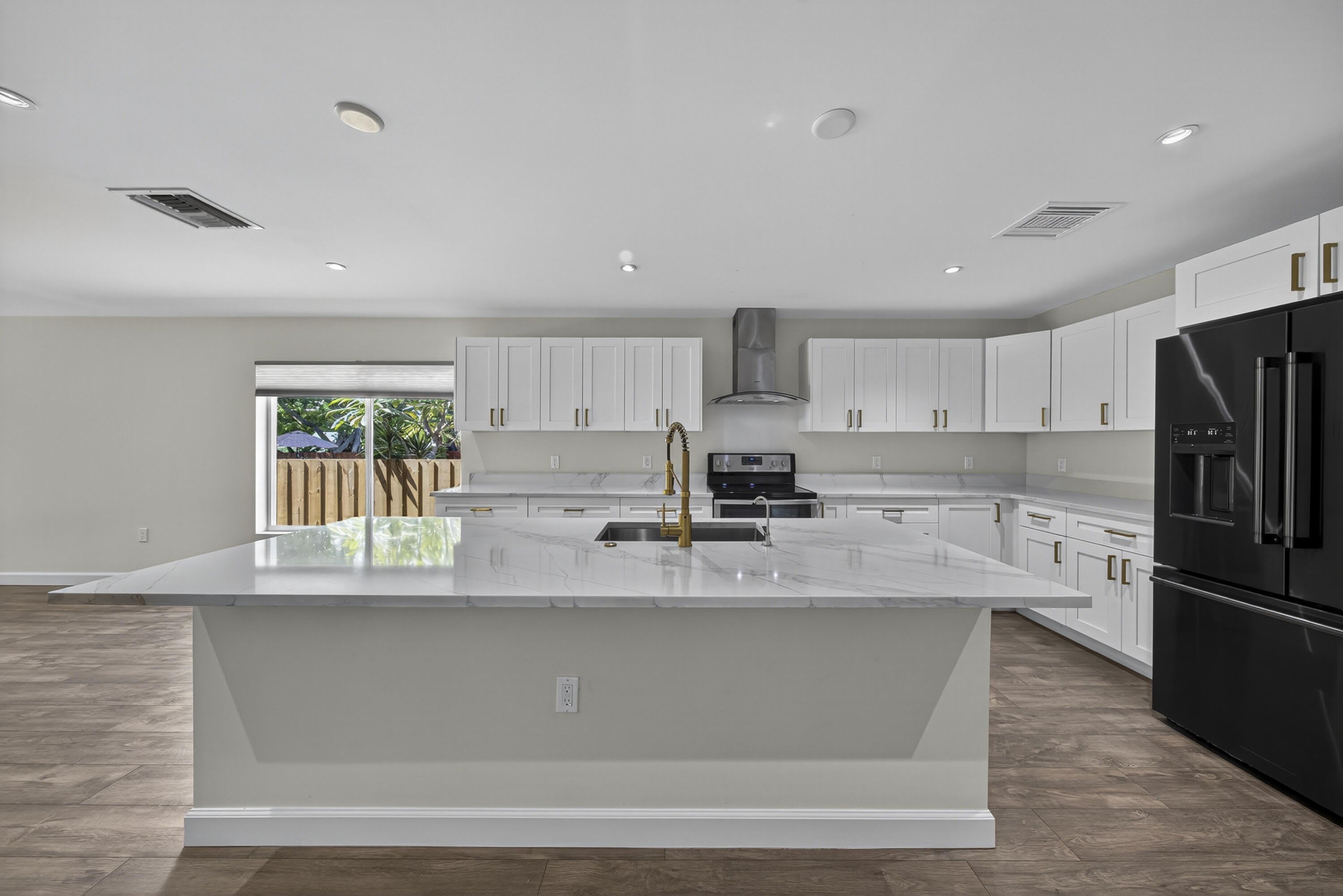 410 NE 34TH Street – photo 5