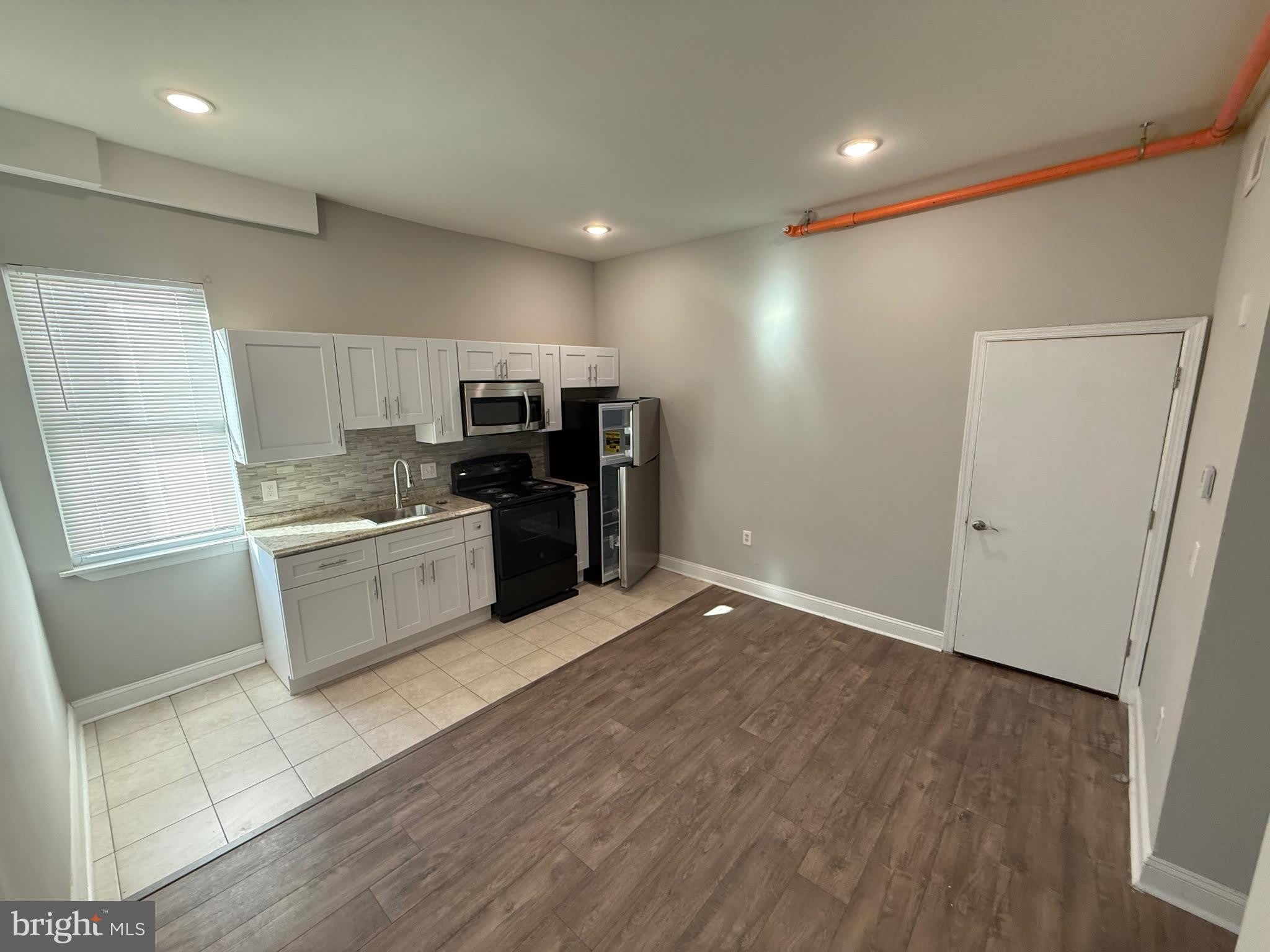 4028 W GIRARD Avenue – photo 1