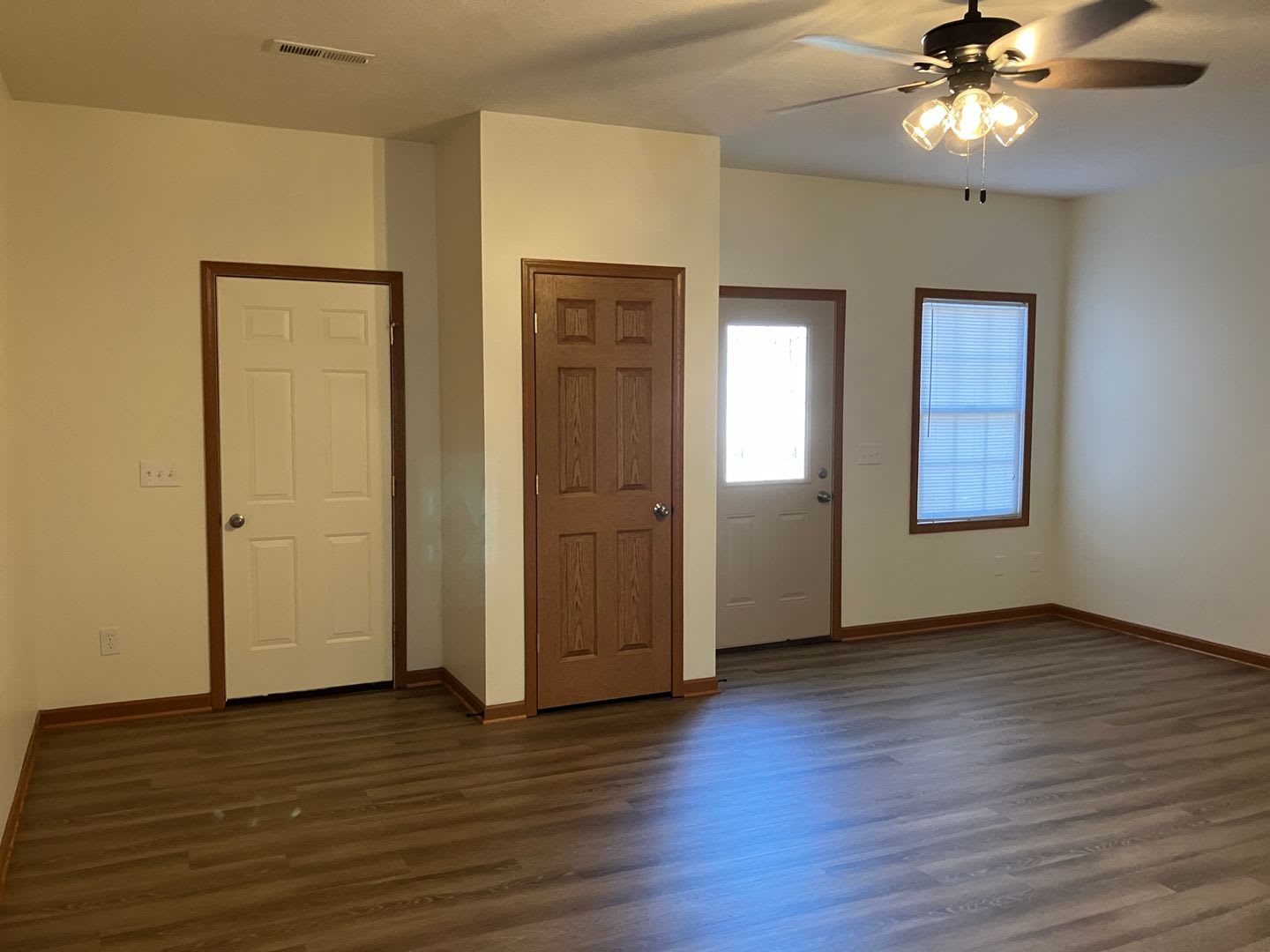 One-Story, 2 Bedroom with Attached Garage! – photo 4