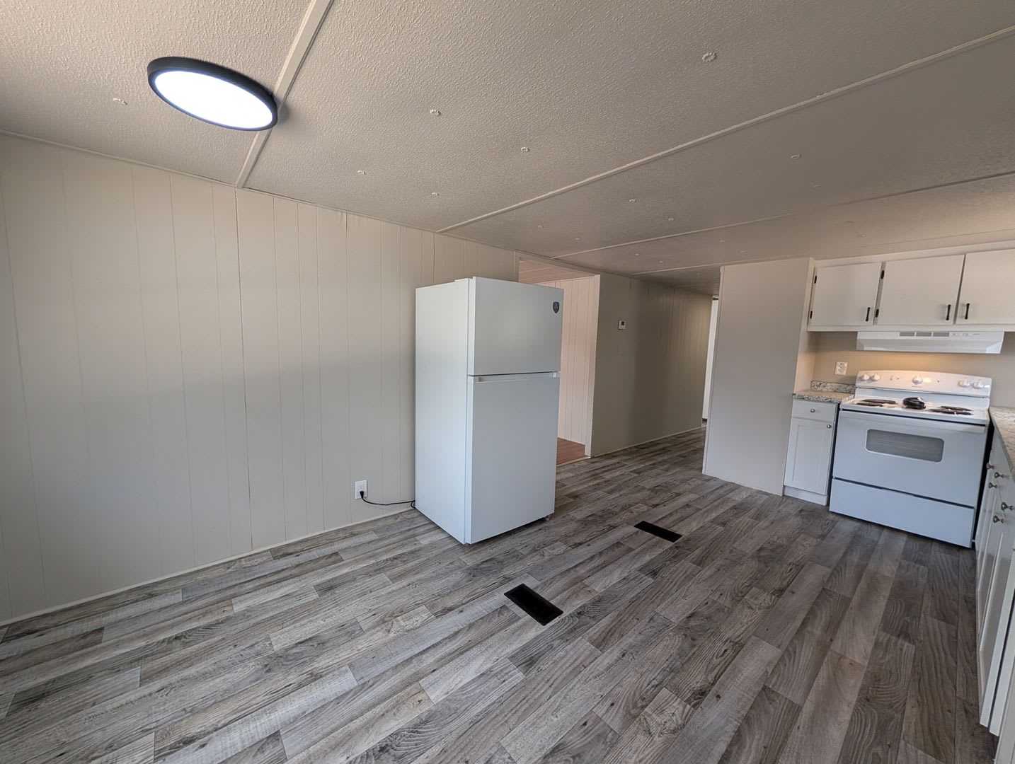 Beautifully Renovated 3 Bedroom 1 5 Bath Home On A Spacious 65 Acre Lot With A Fenced Backyard And White Vinyl Privacy Fencing – photo 1