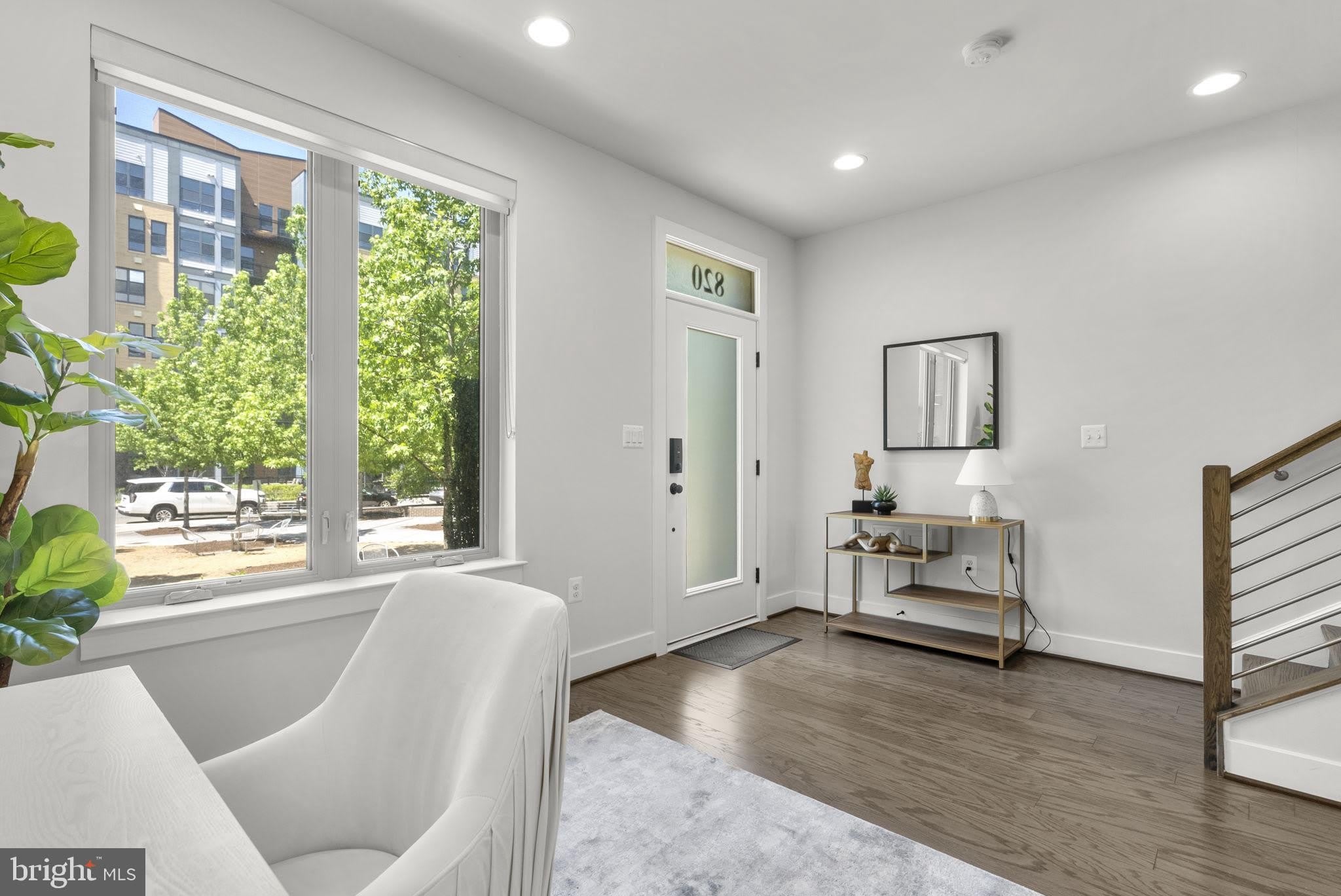 820 THOMPSON Crescent – photo 5