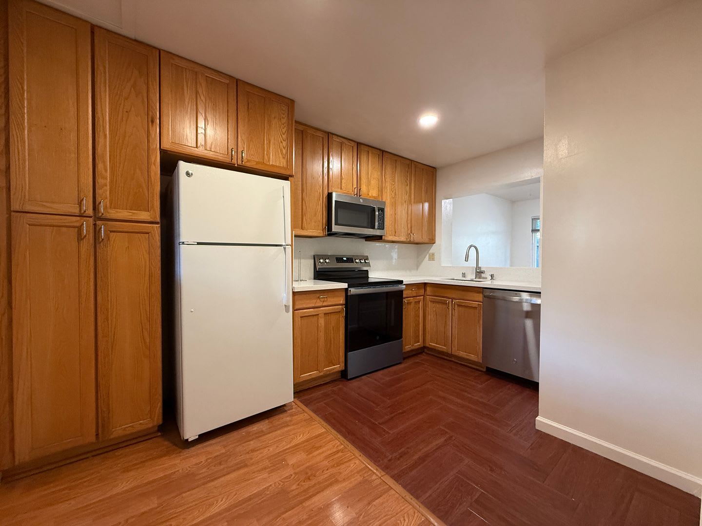 Strawberry Park 4 Bedroom 2 5 Bath Townhome With Cupertino Schools – photo 2