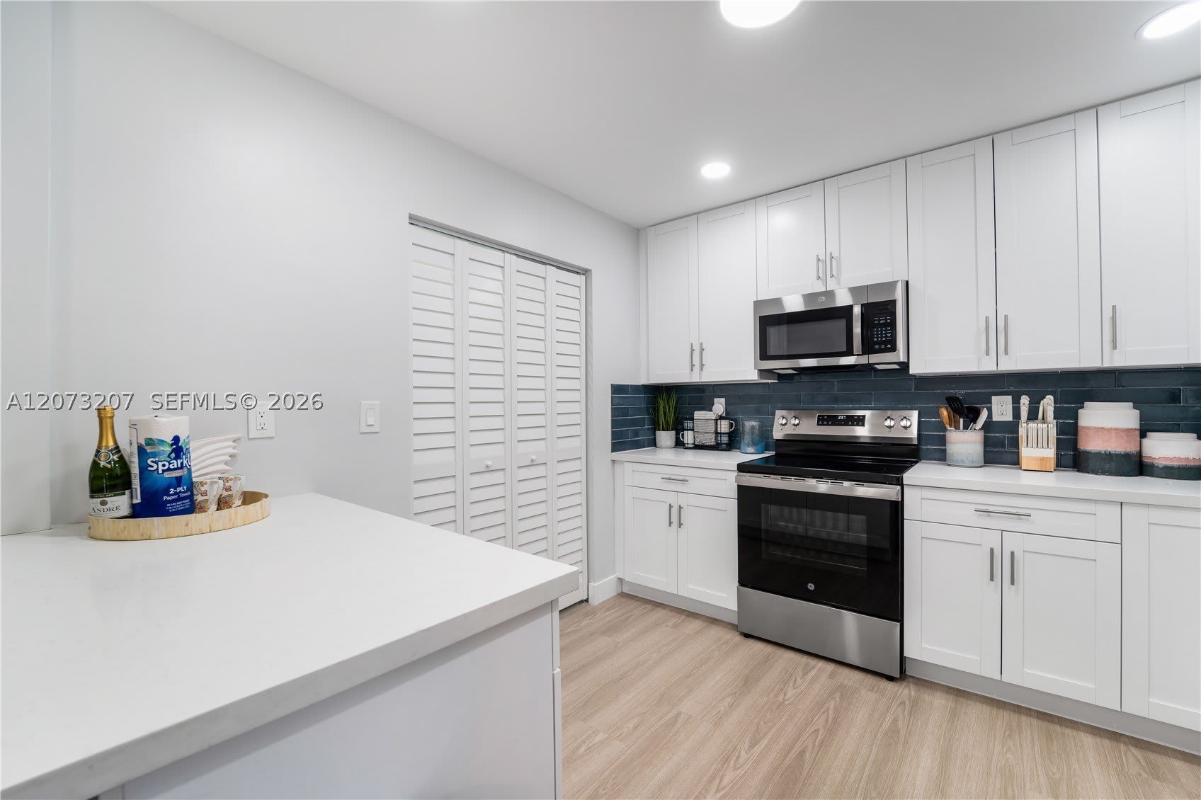 317 SE 3rd Ter – photo 3