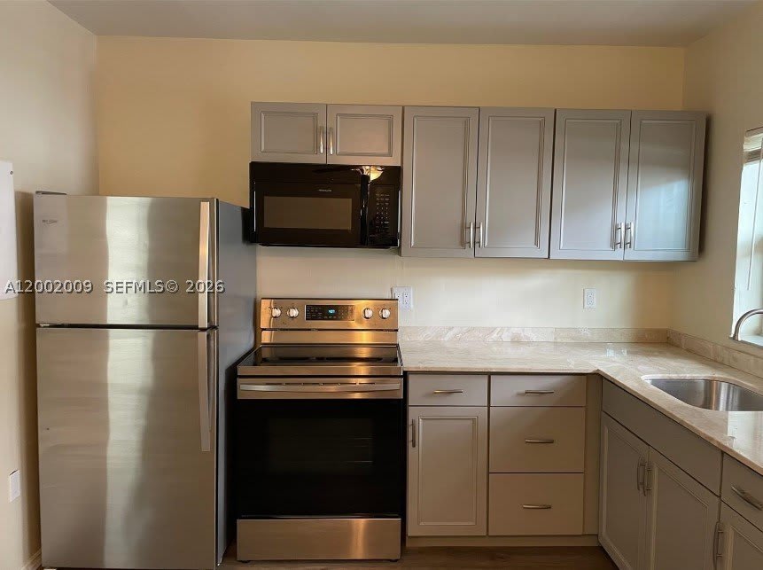 1720 Pierce St – photo 5