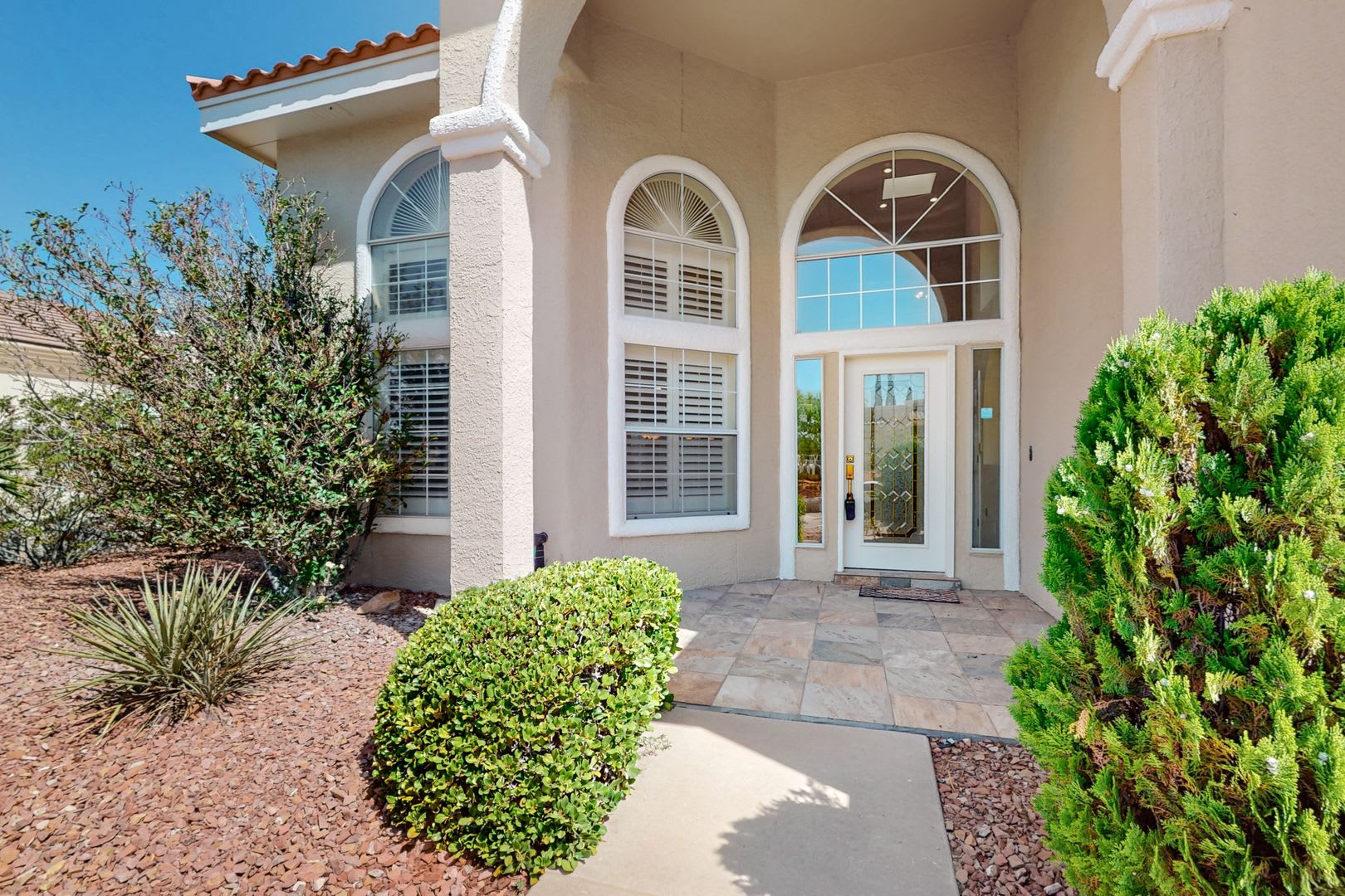 Stunning 4 bedroom, 3 bath home in West El Paso! – photo 4