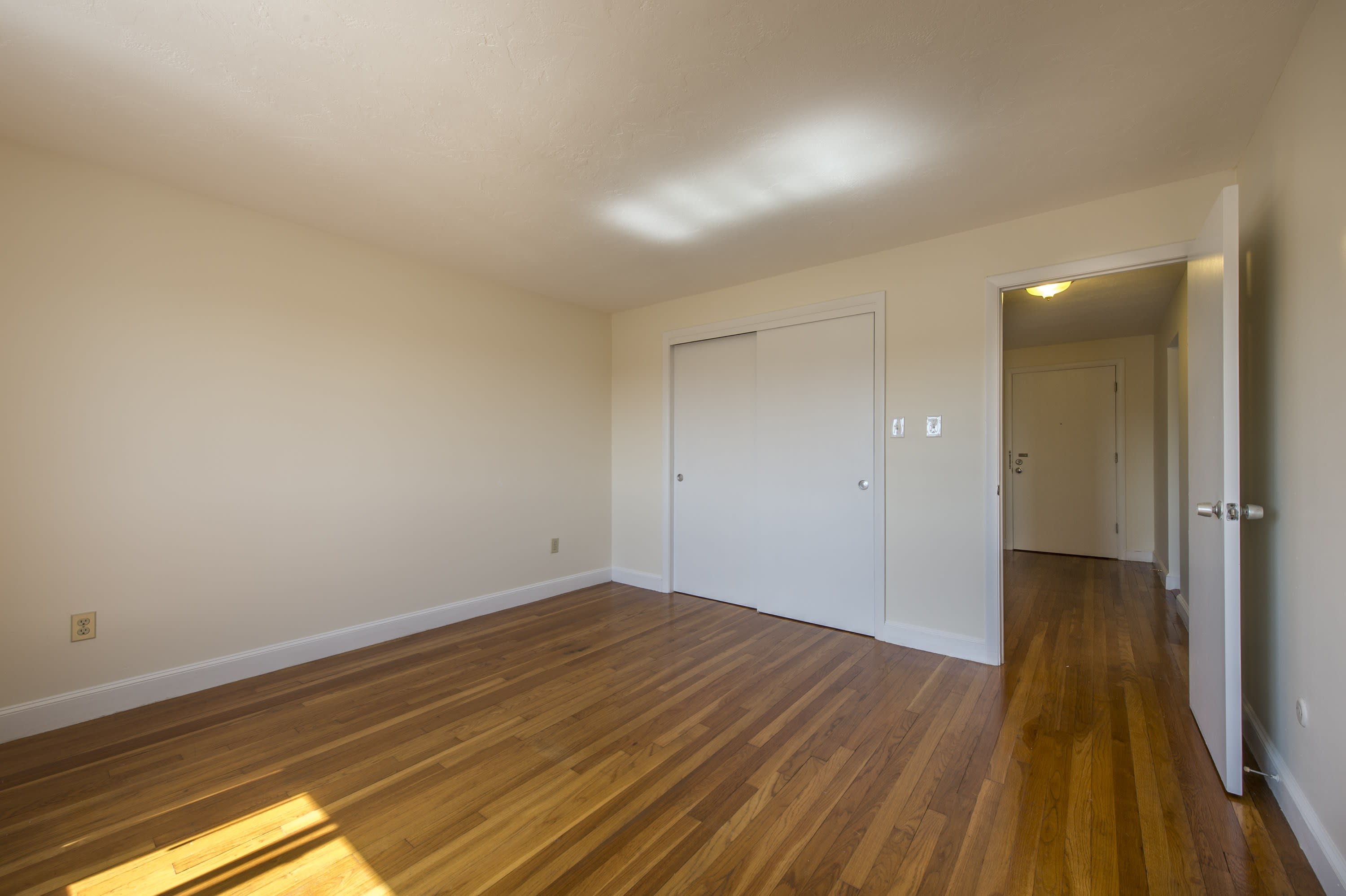 898 Massachusetts Avenue Apartments – photo 2