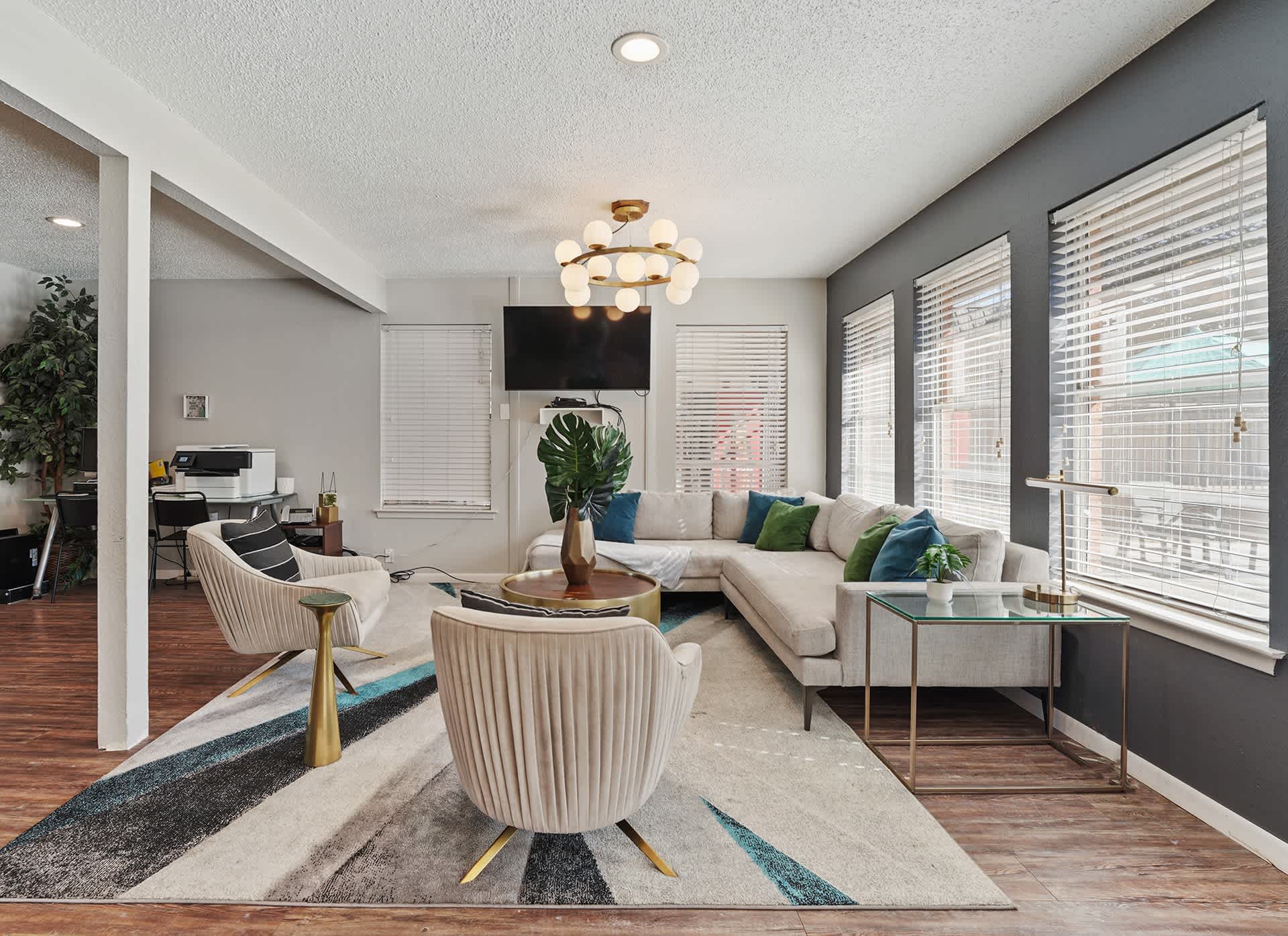 Olivo Square Apartments – photo 1