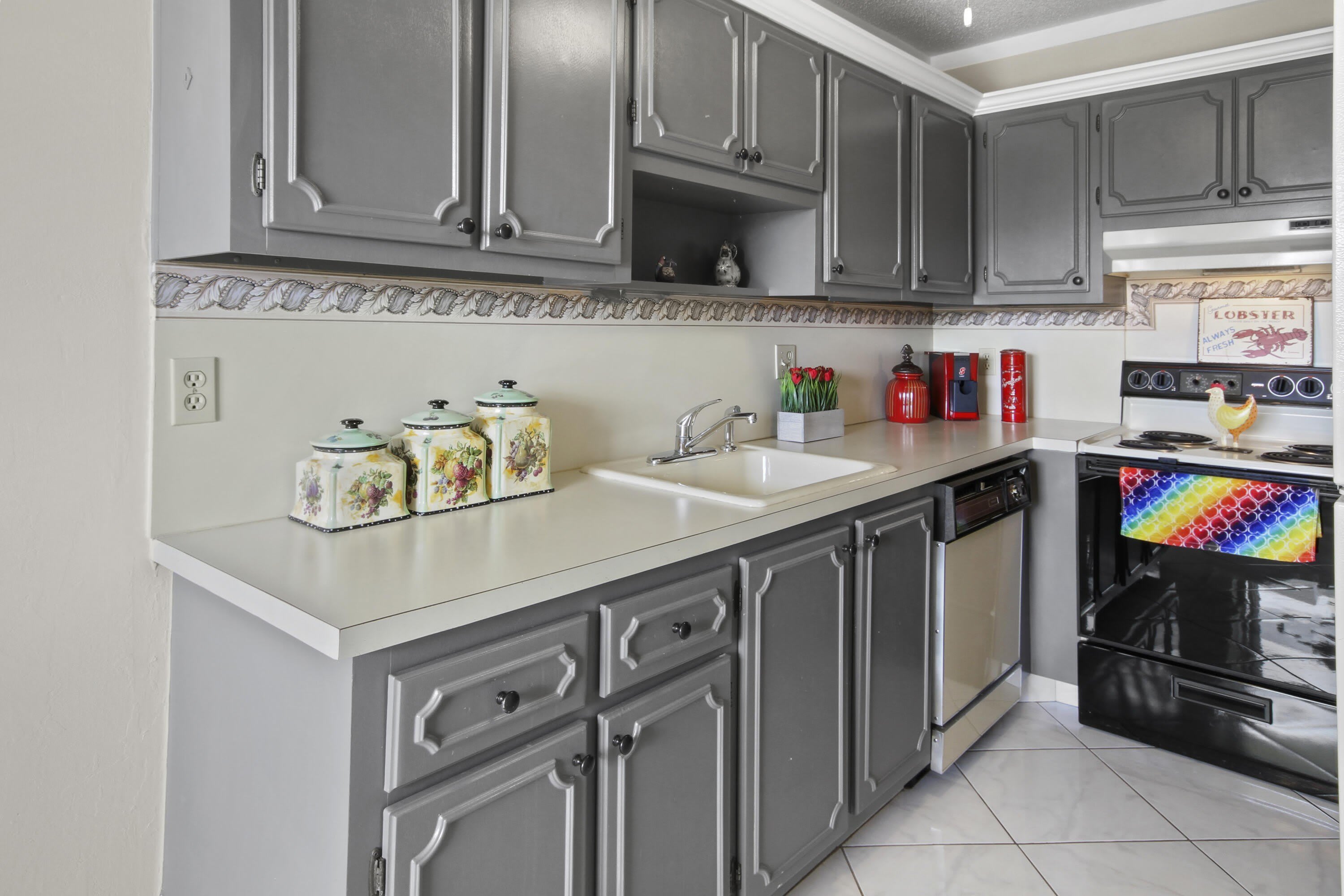 1001 Flame Vine Avenue – photo 2