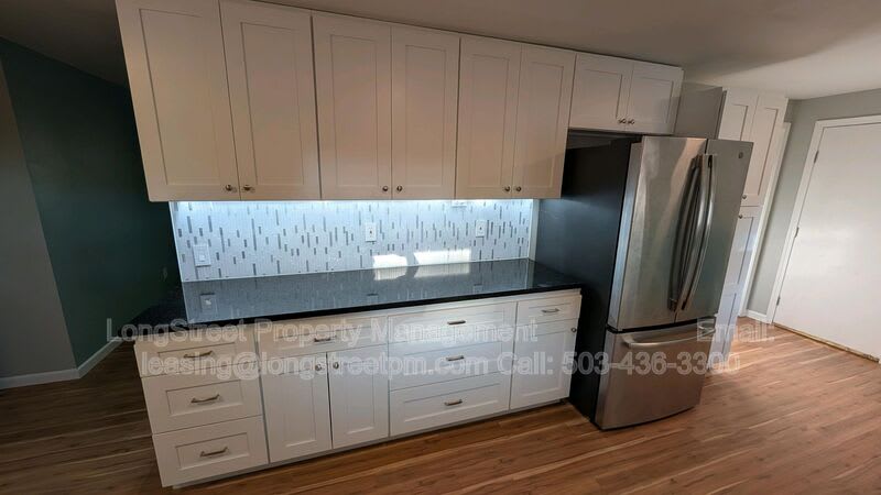 2975 NW Stewart St – photo 4