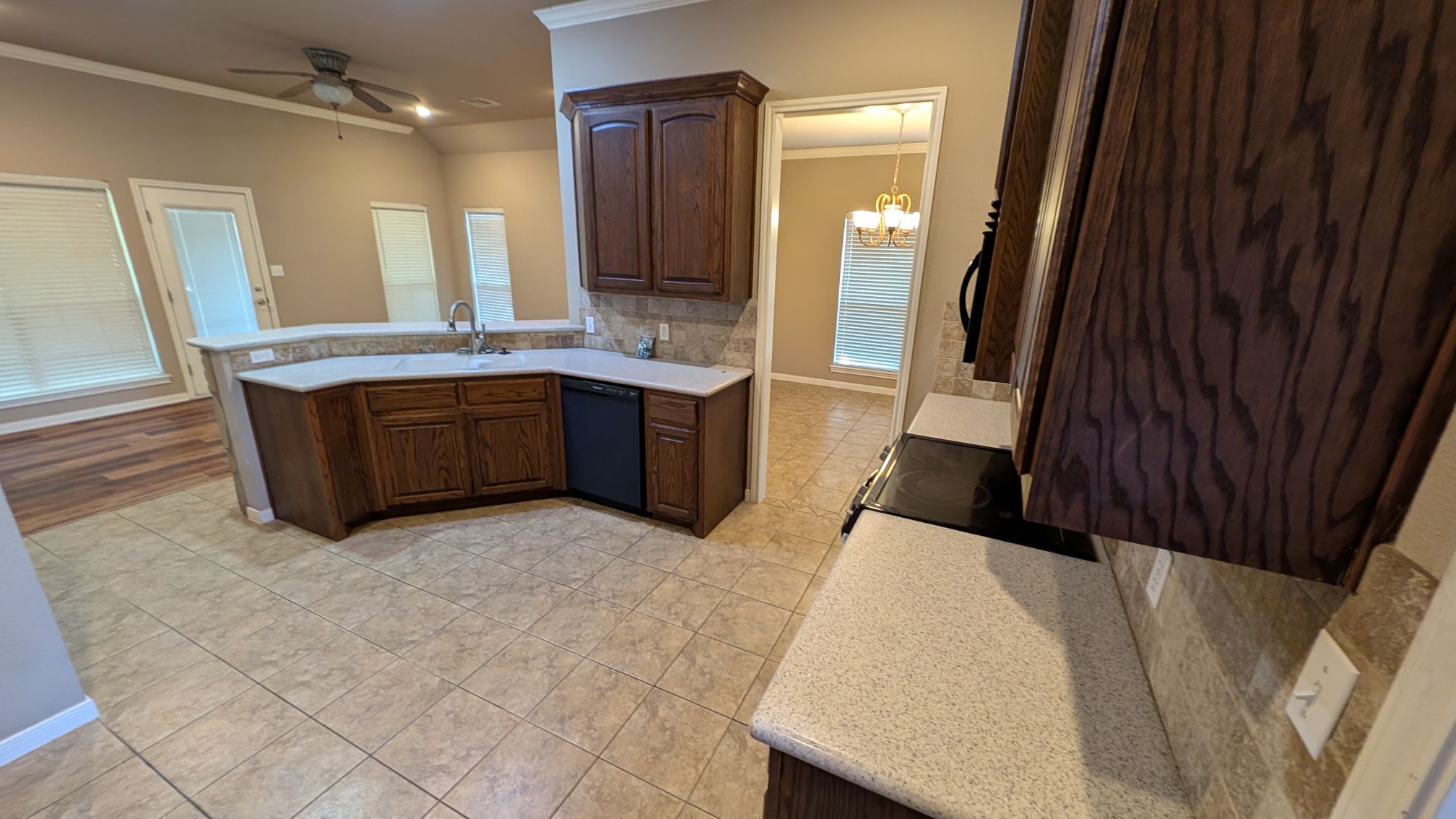 506 Marshall Dr – photo 3