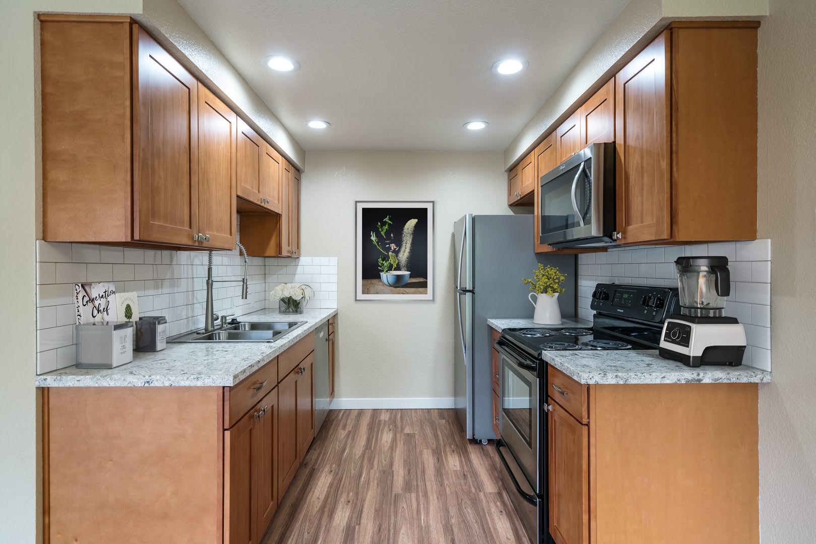 Del Mar Village Apartments – photo 3