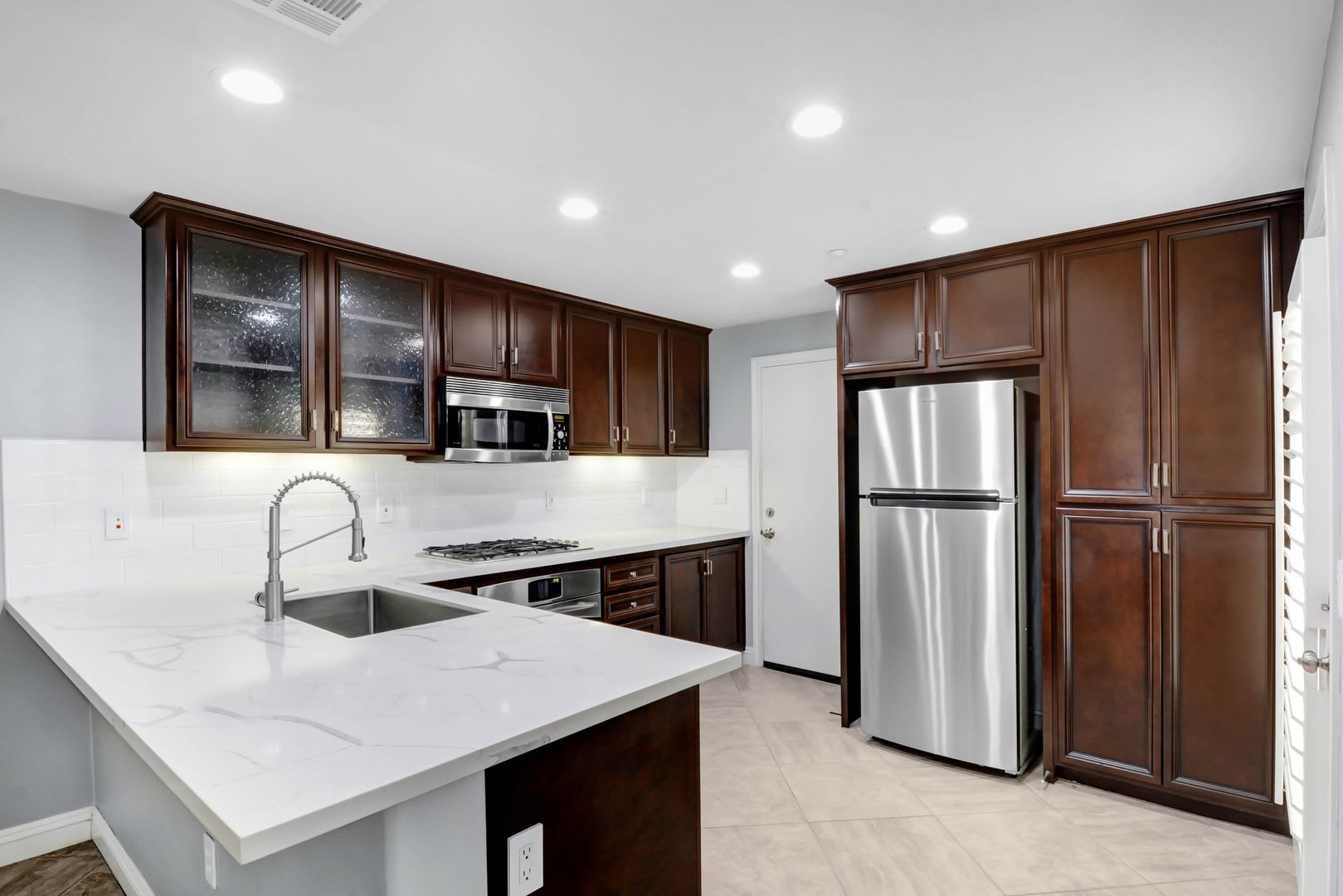 Coming Soon! Your Perfect 2 Bedroom, 2 Bathroom, Chino Hills Condominium for Lease! – photo 2