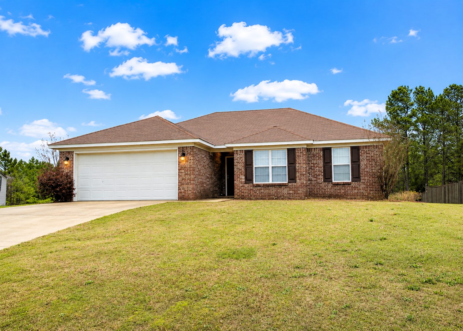 Move In Special: 1/2 Off 1st Month's Rent!! – photo 1