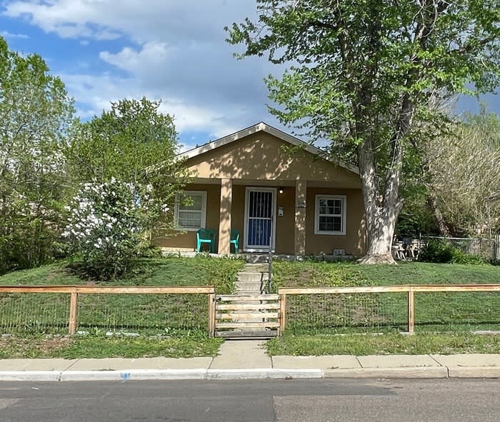 810 Lowell Boulevard – photo 1