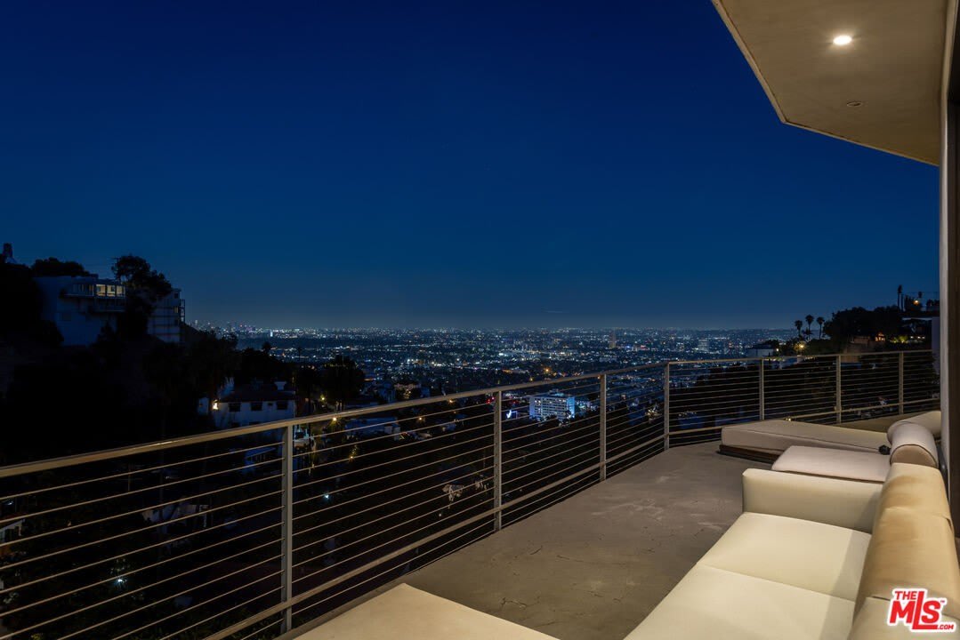 8634 Franklin Ave – photo 3
