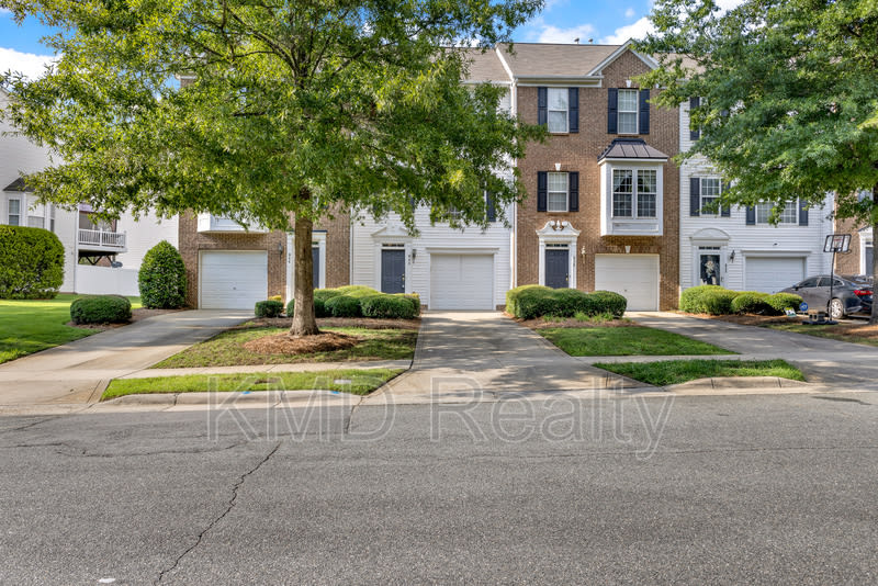 940 Tiger Lane – photo 2