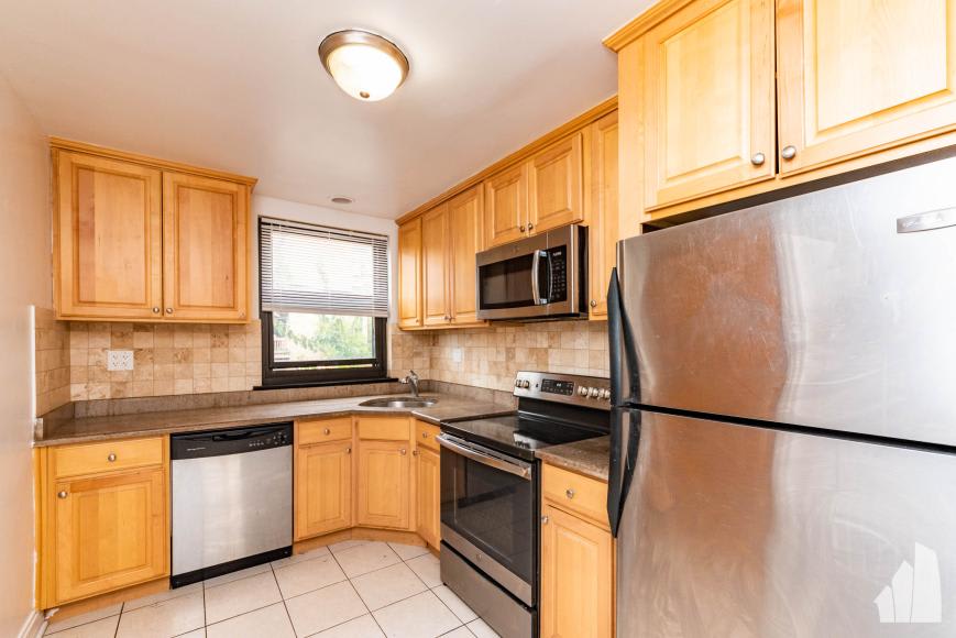 7320 N. Ridge Blvd – photo 3