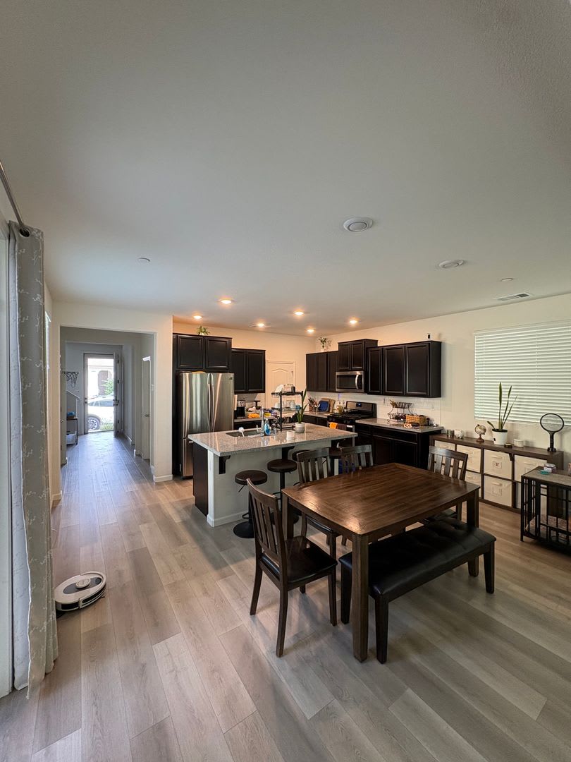Newer 2 story home – photo 3