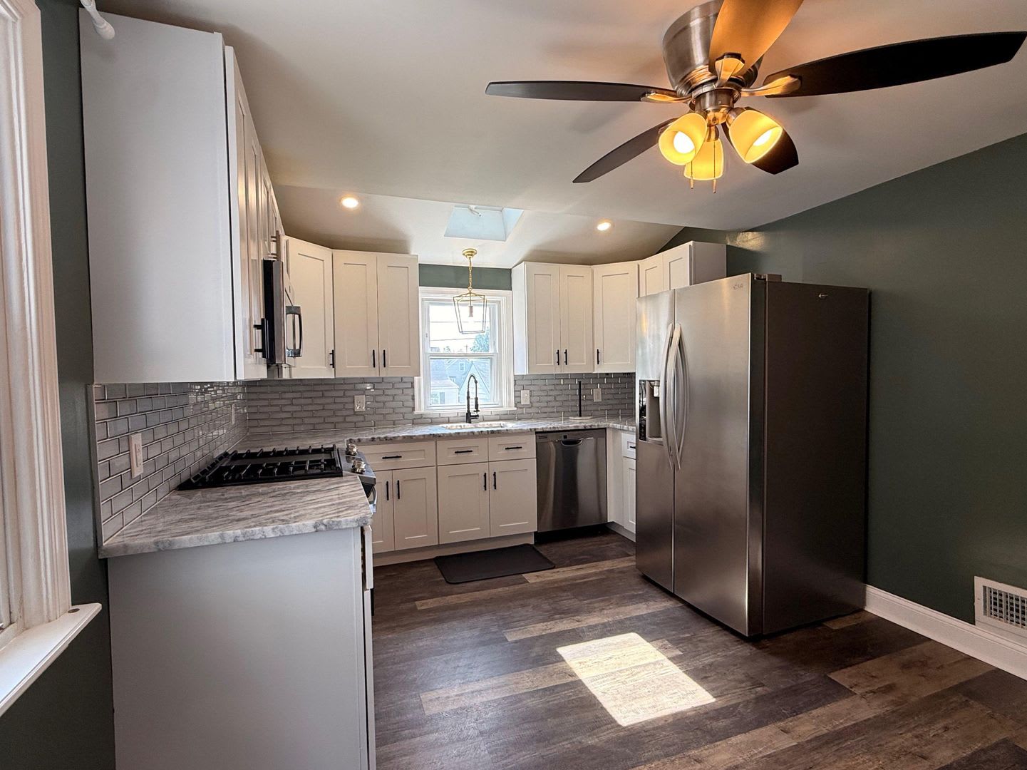 Single Family 4 Bed Aston – photo 5