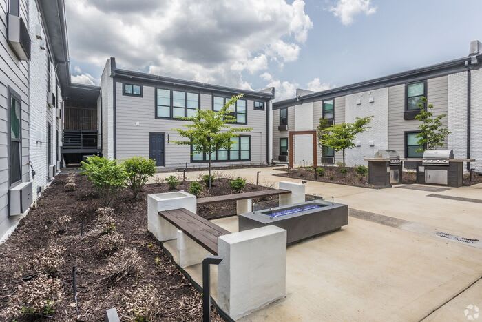 211 Cochran Place – photo 3