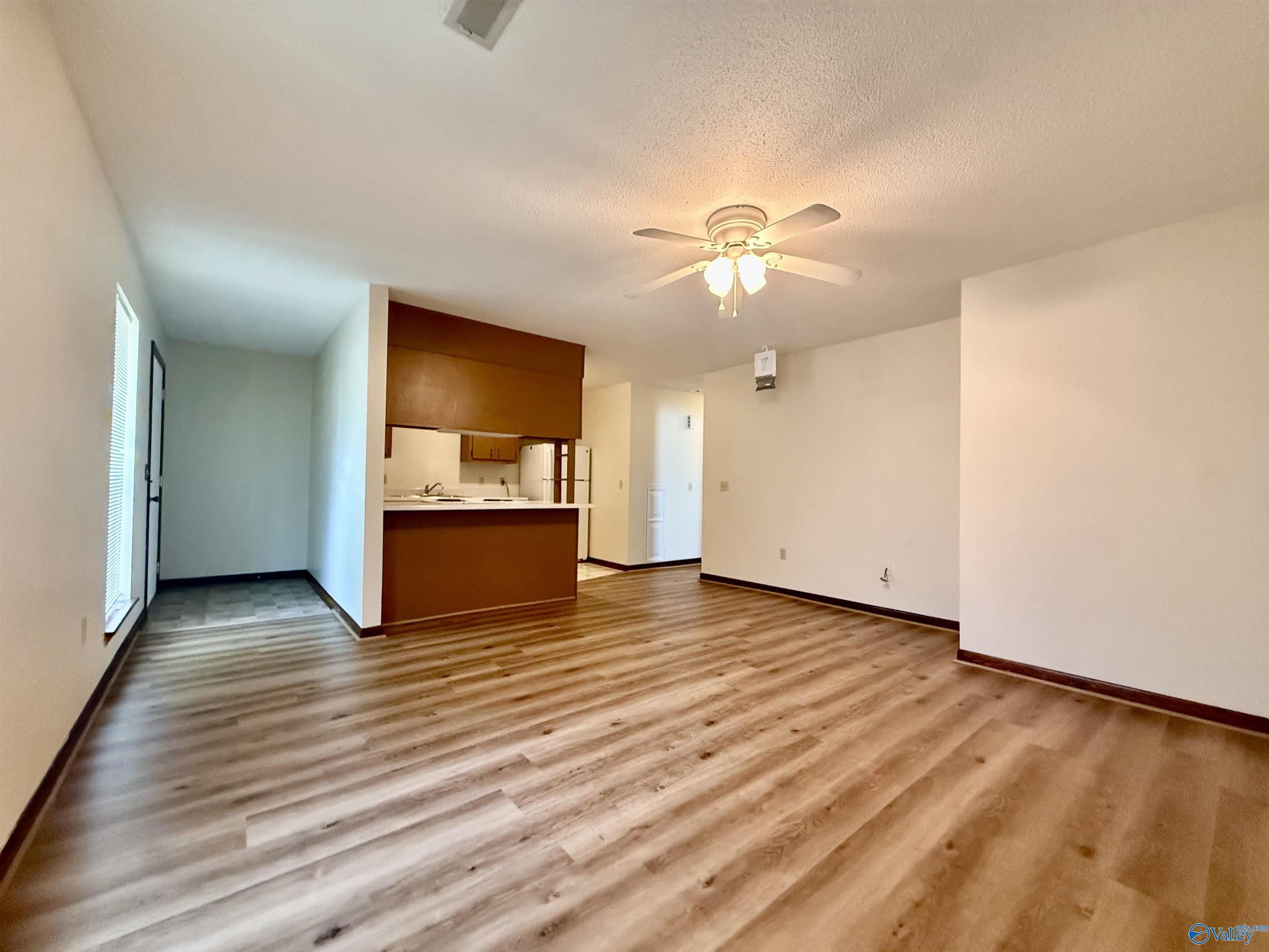 1103 NE Main Avenue NE – photo 3