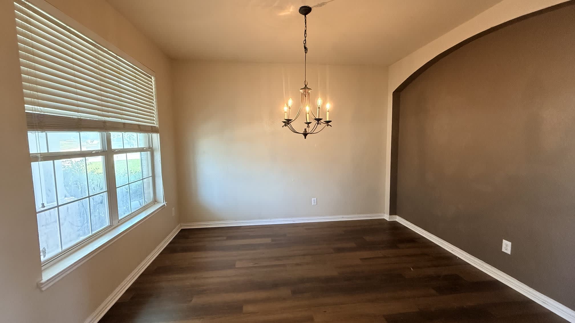 612 Dyann Dr – photo 2