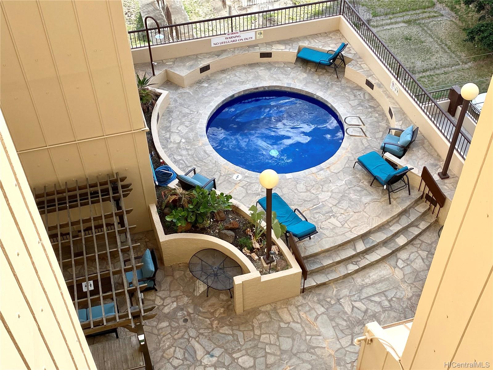 320 Liliʻuokalani Ave – photo 2