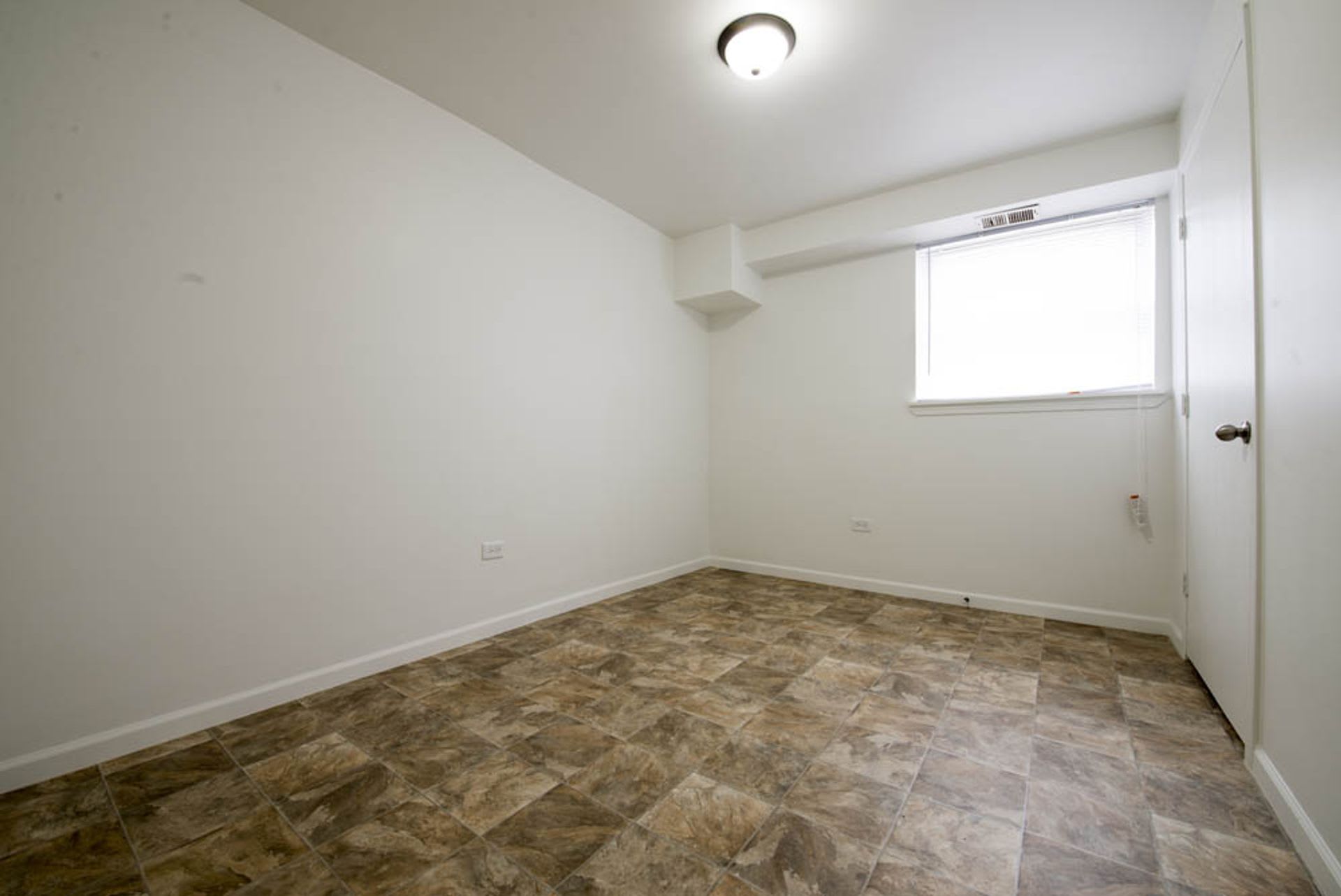 5300 S Michigan Ave – photo 3