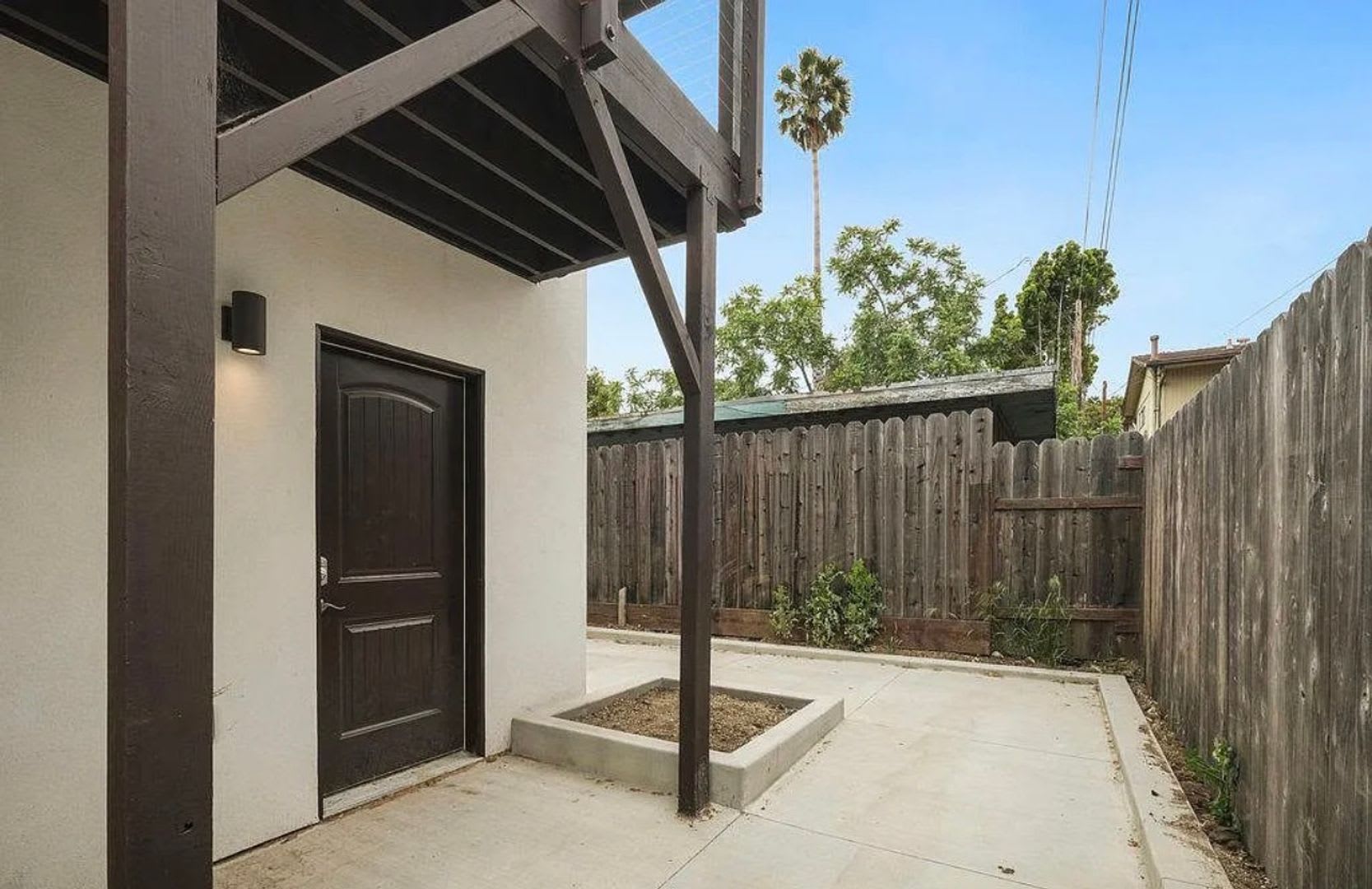 550 Hathaway Ave – photo 2