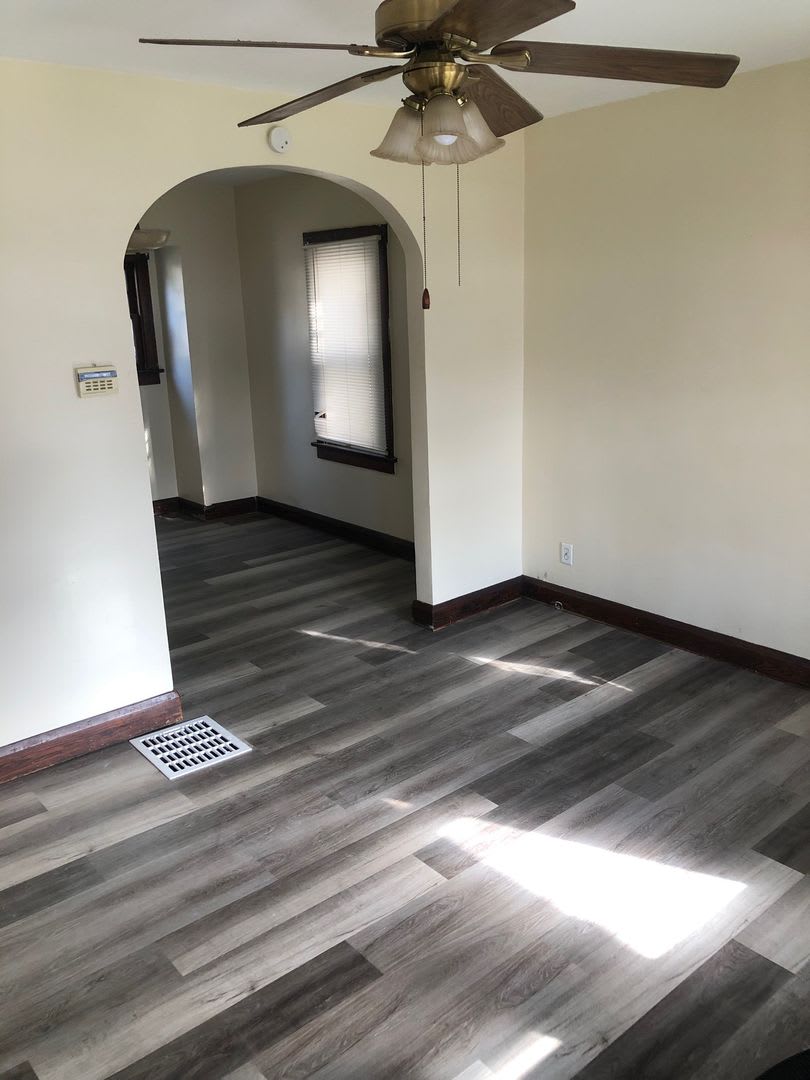 1 2 Off 1St Month Rent Move In Month West Toledo Home – photo 2