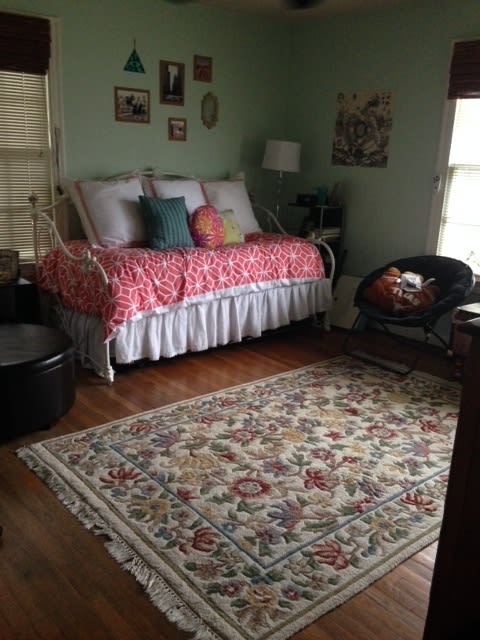 Charming 4 bed / 2 bath Home, Very Short Walk to UT! – photo 5