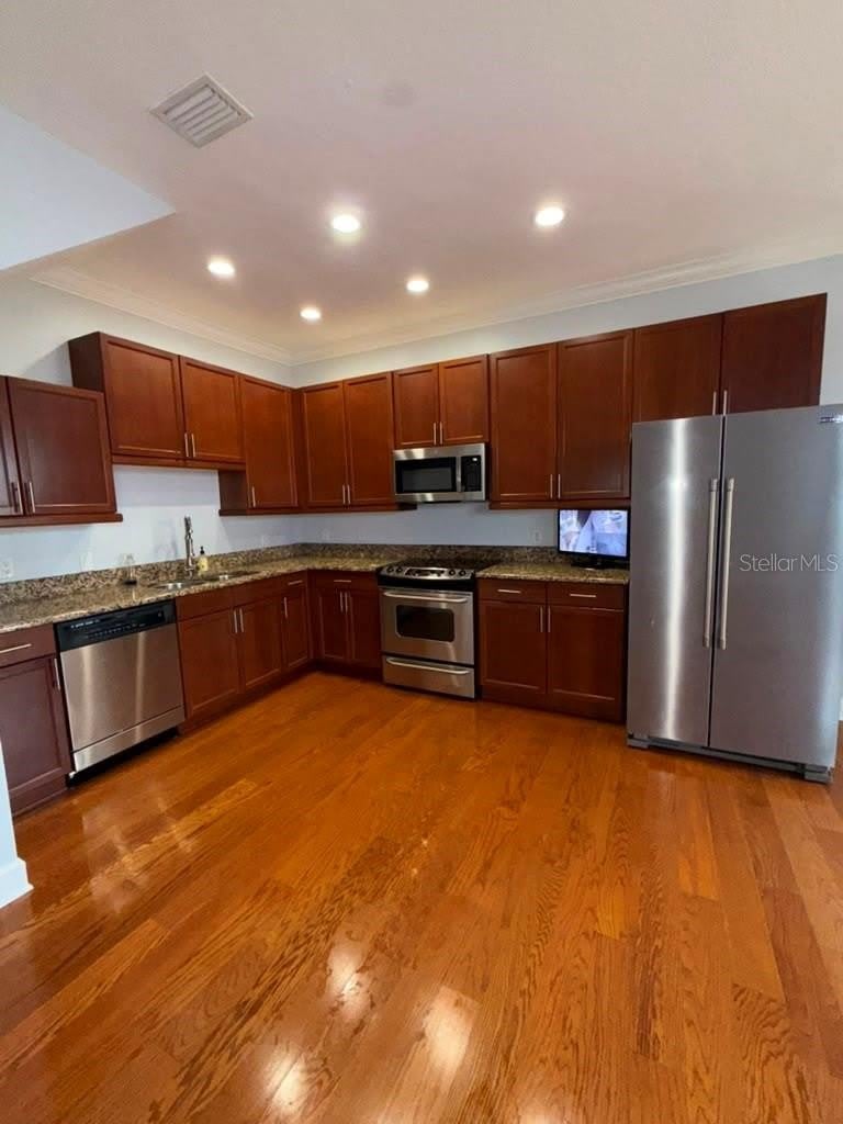 113 S PACKWOOD Avenue – photo 5