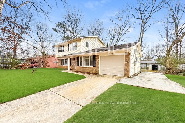 1579 Wren Road – photo 2