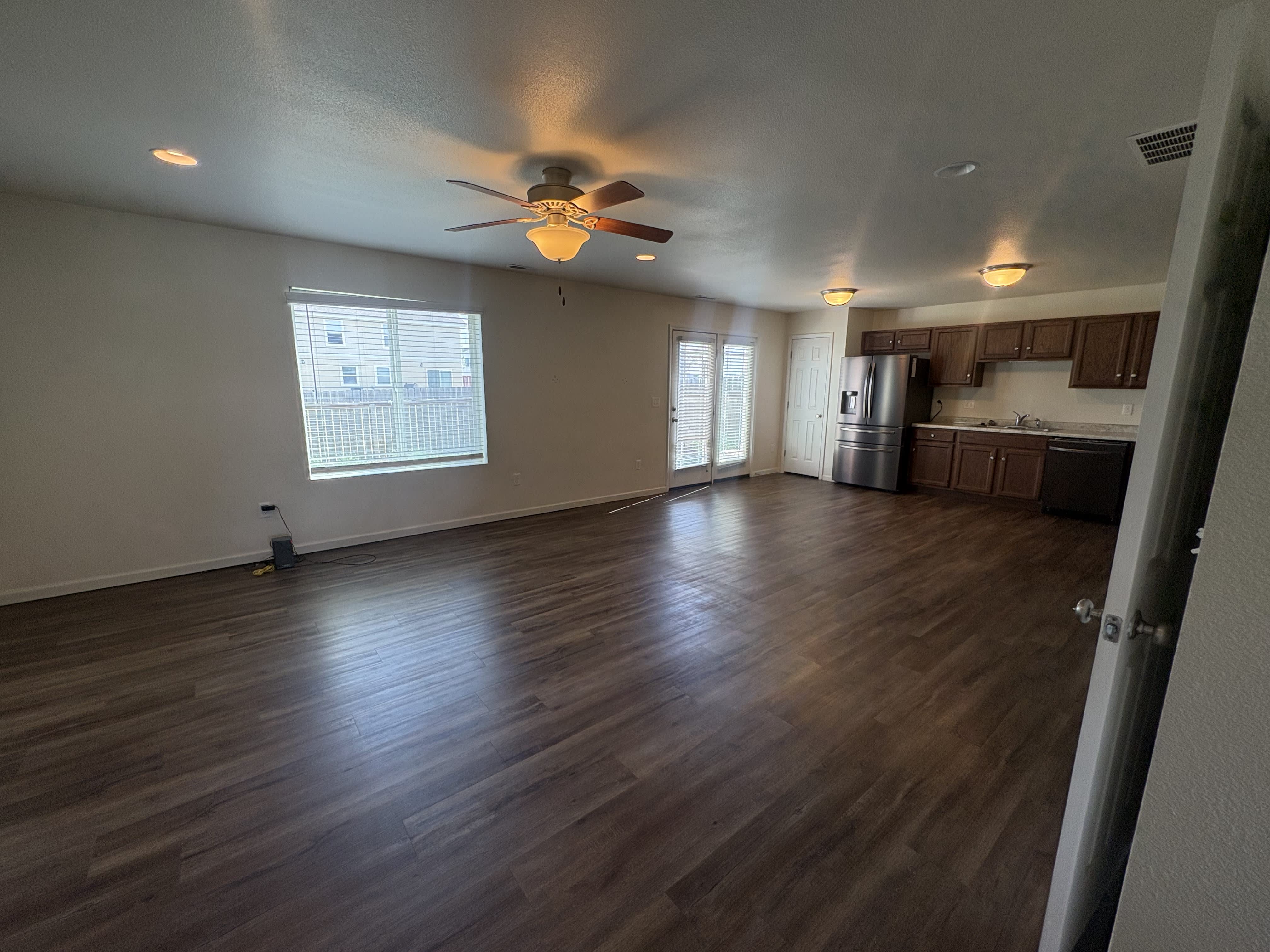 3209 11th Ave NE – photo 3