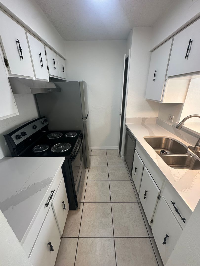 2BD/1.5BA Townhouse located on the Germantown/Memphis Line! – photo 4