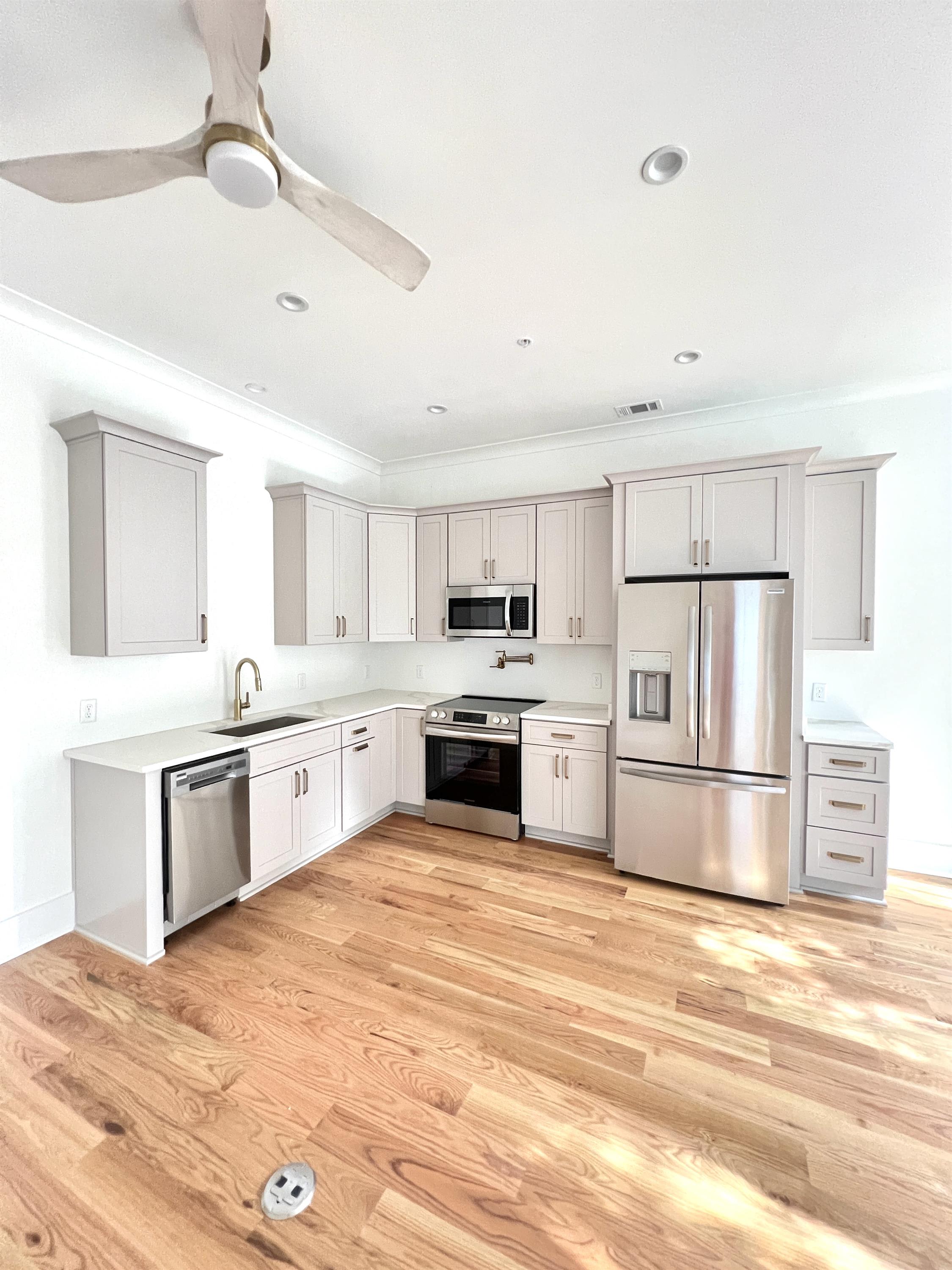 120 East Duffy StreetApt B (Floor 2) – photo 4