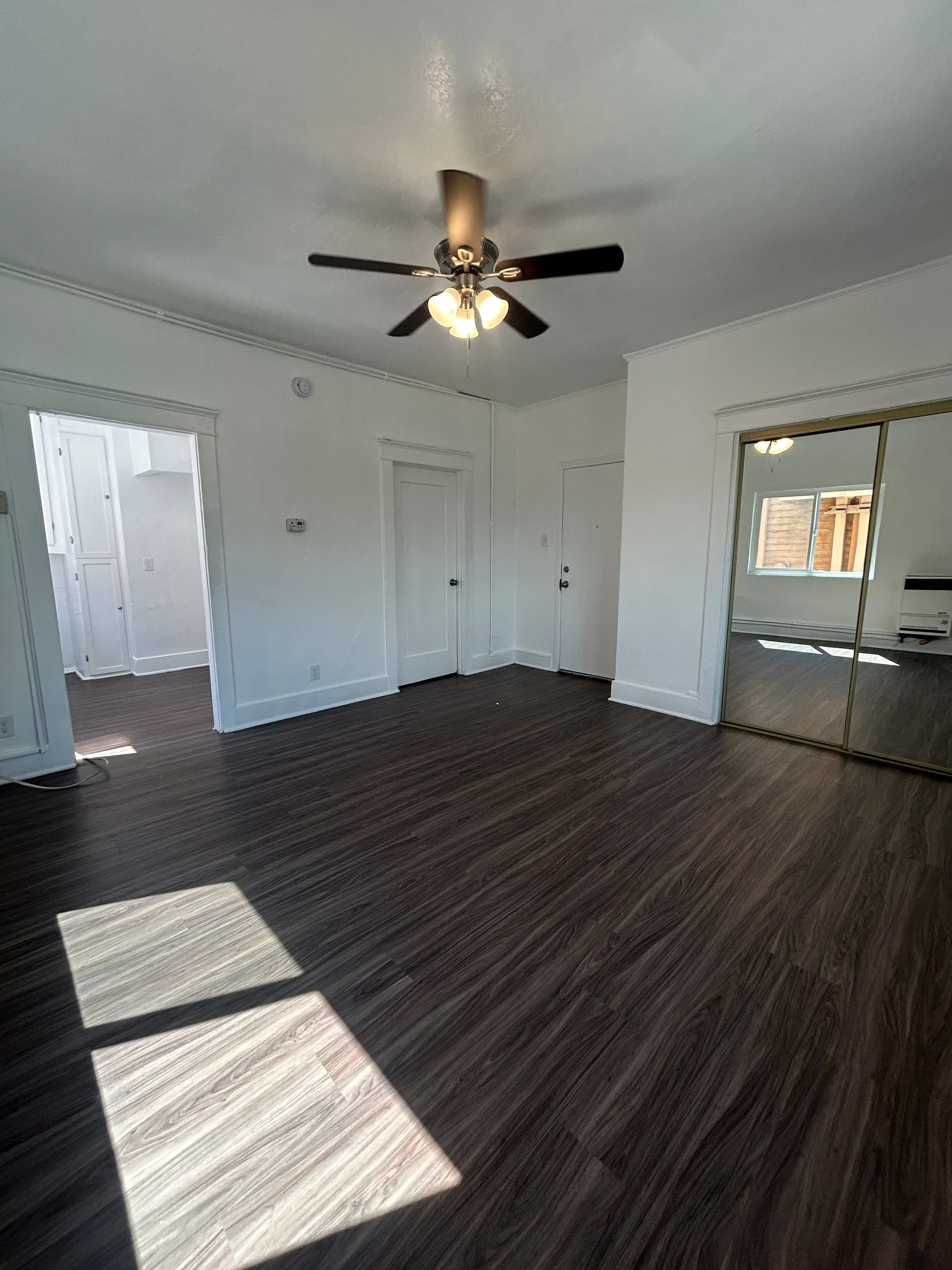 4069 S Broadway – photo 2