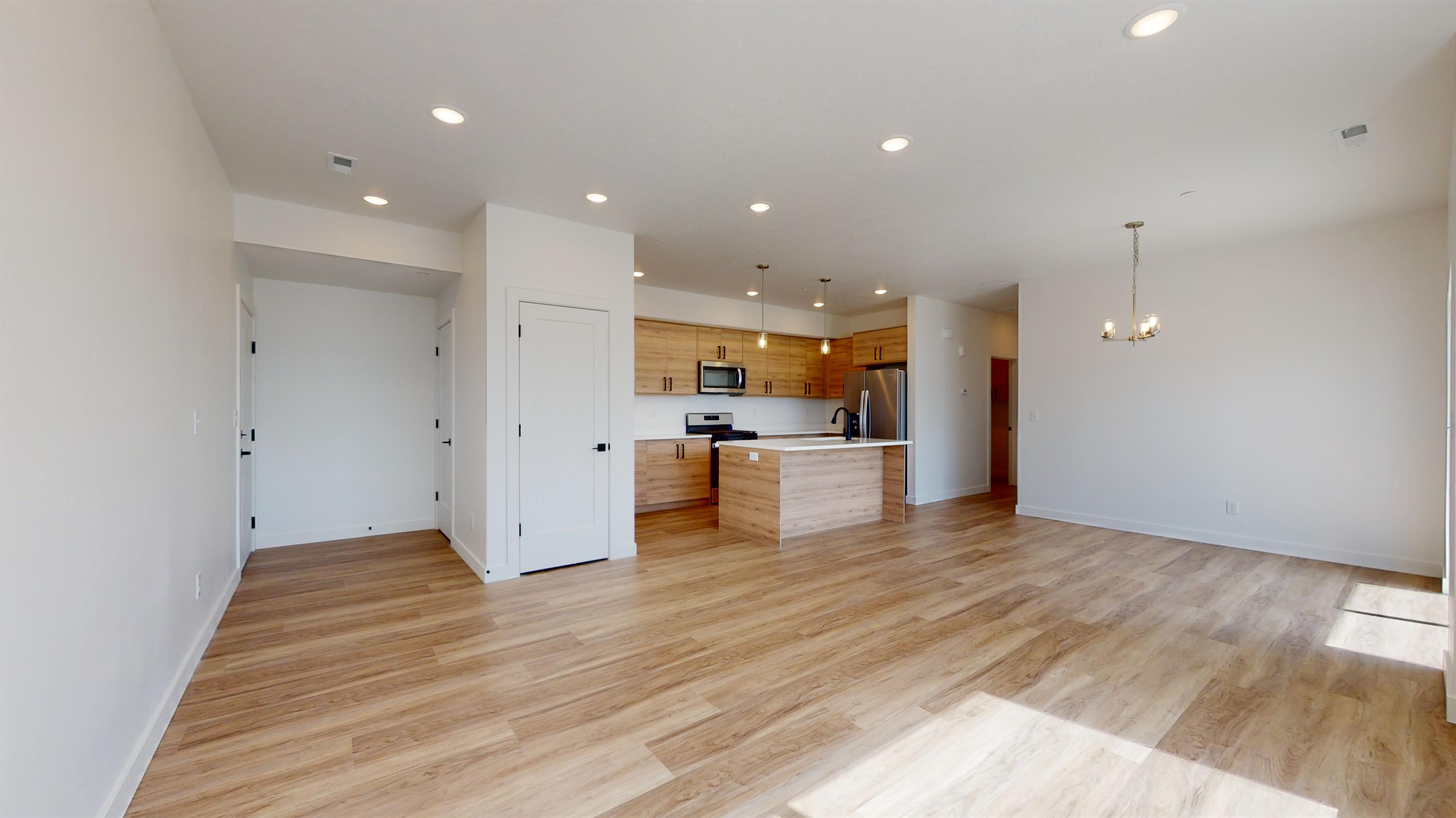 1266 S Sawmill Boulevard – photo 2