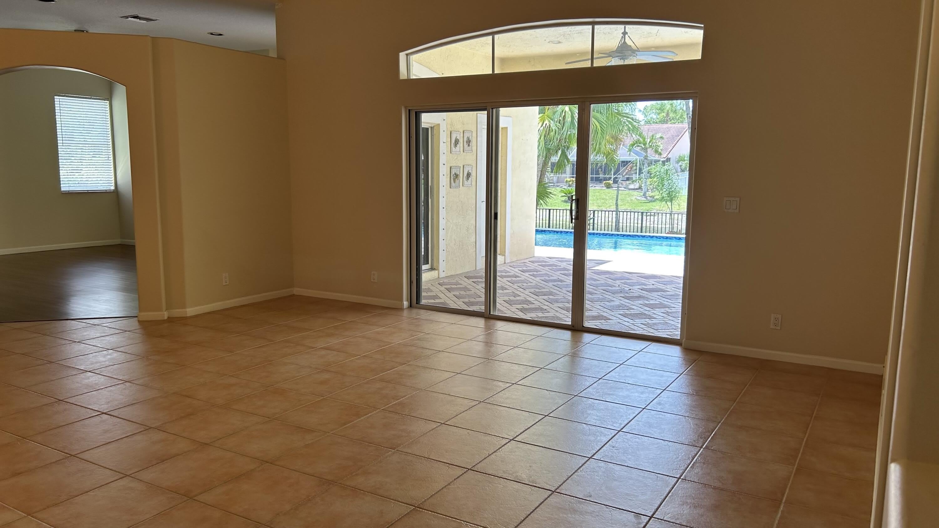 8192 NW 42nd Street – photo 3