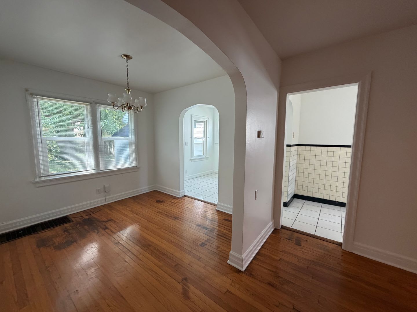 Near Missouri State University and Walking Distance to Mercy Hospital – photo 4
