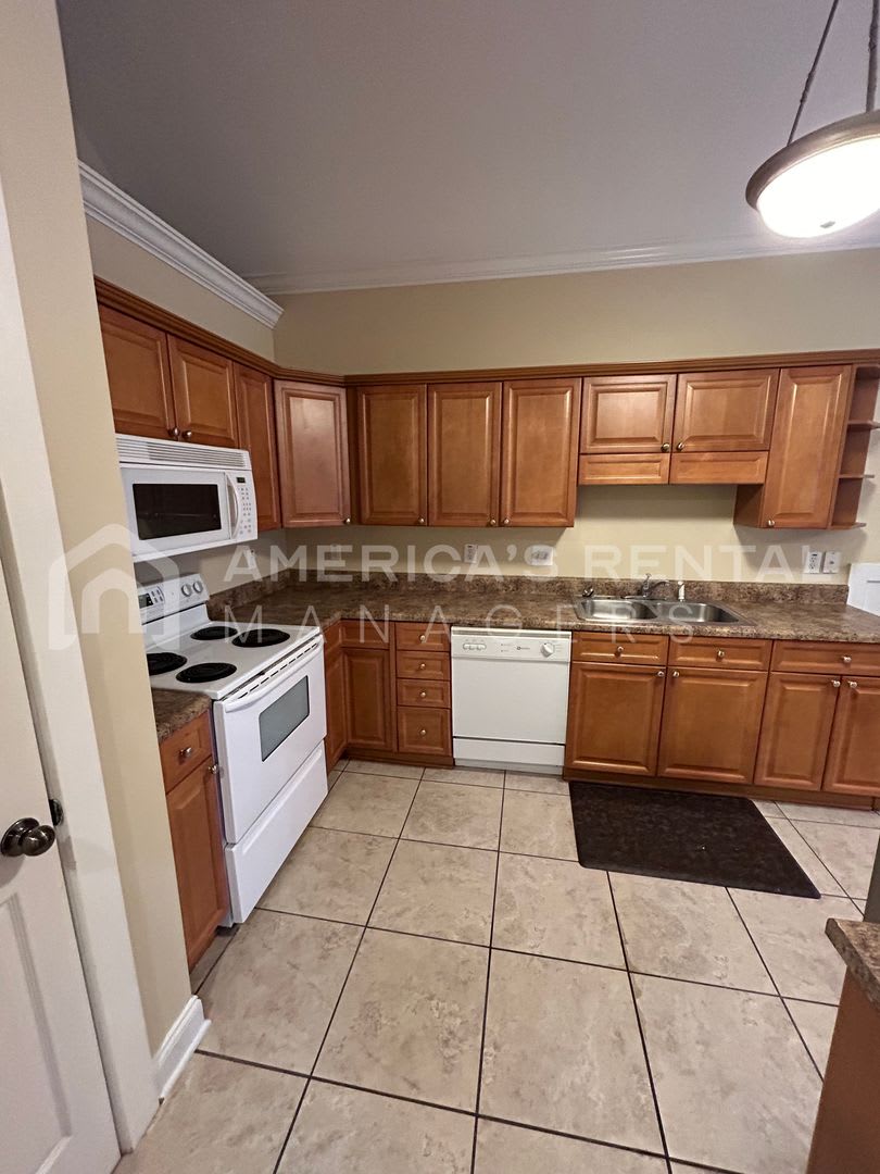 Townhome In Hoover Al Available To View With 48 Hour Notice – photo 5