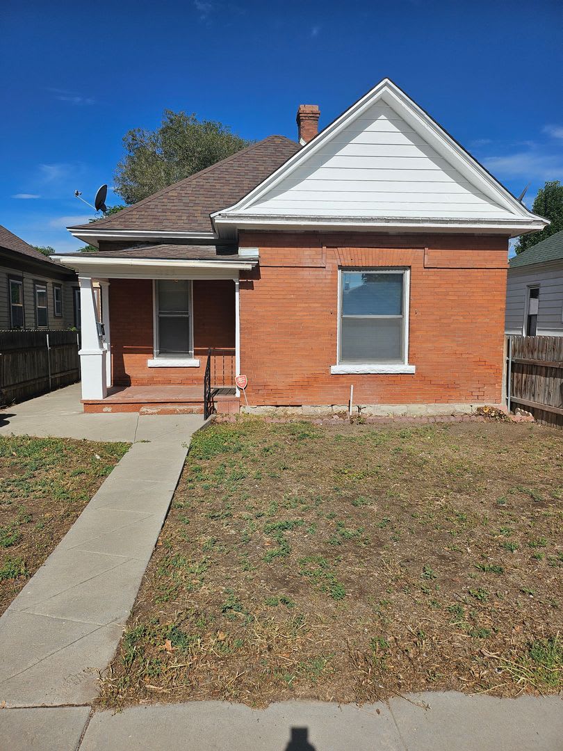 All Prospective Tenants Must Submit A 58 Non Refundable Application Fee Per Applicant Online And Be Pre Qualified Prior To Any Showings – photo 1