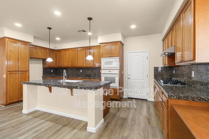785 Ellerbrook Street – photo 2