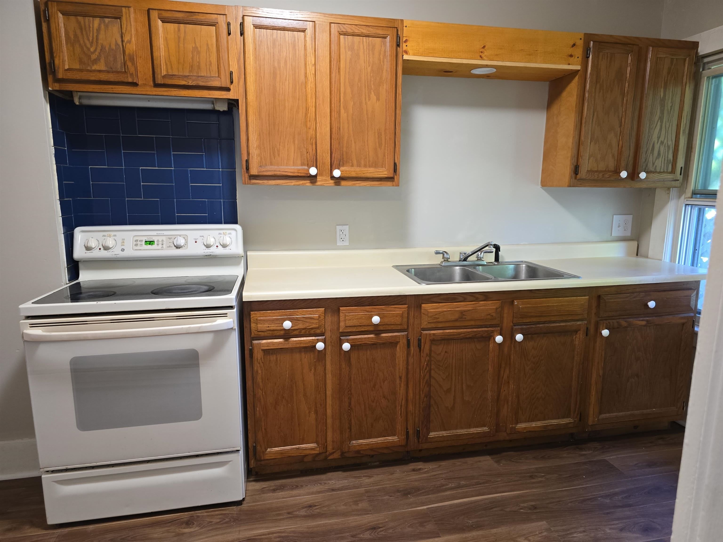 147 Laurel Street – photo 3