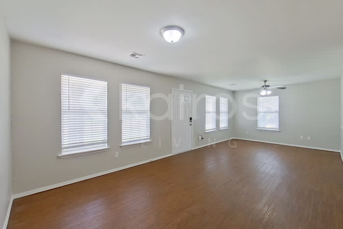 2010 Creekridge Drive – photo 2