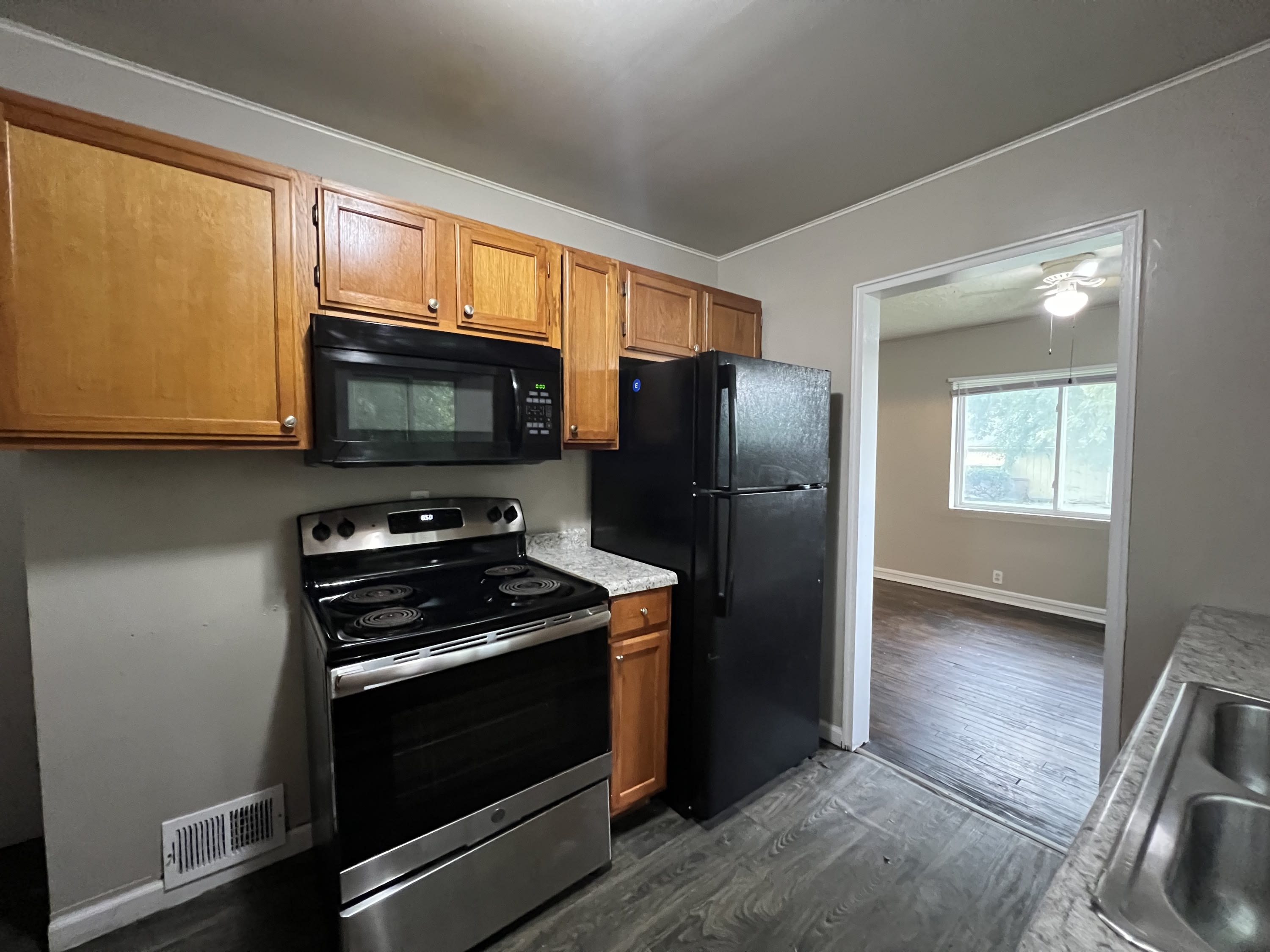 6658 Flora Ave – photo 4