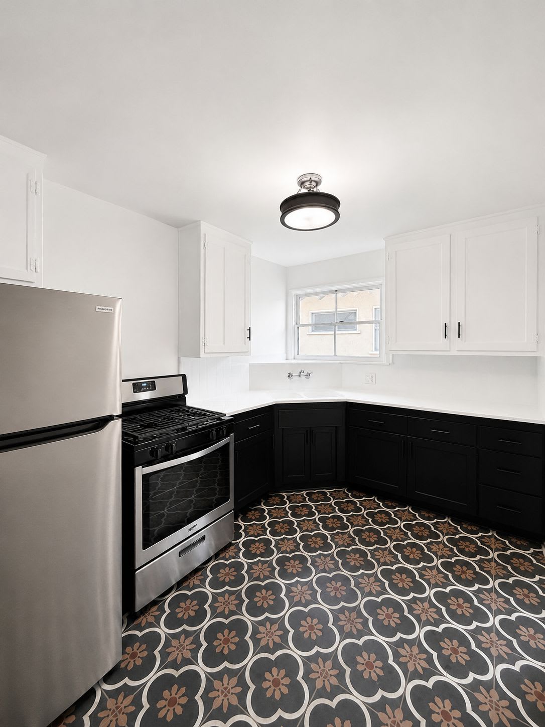 13515 Moorpark St – photo 5
