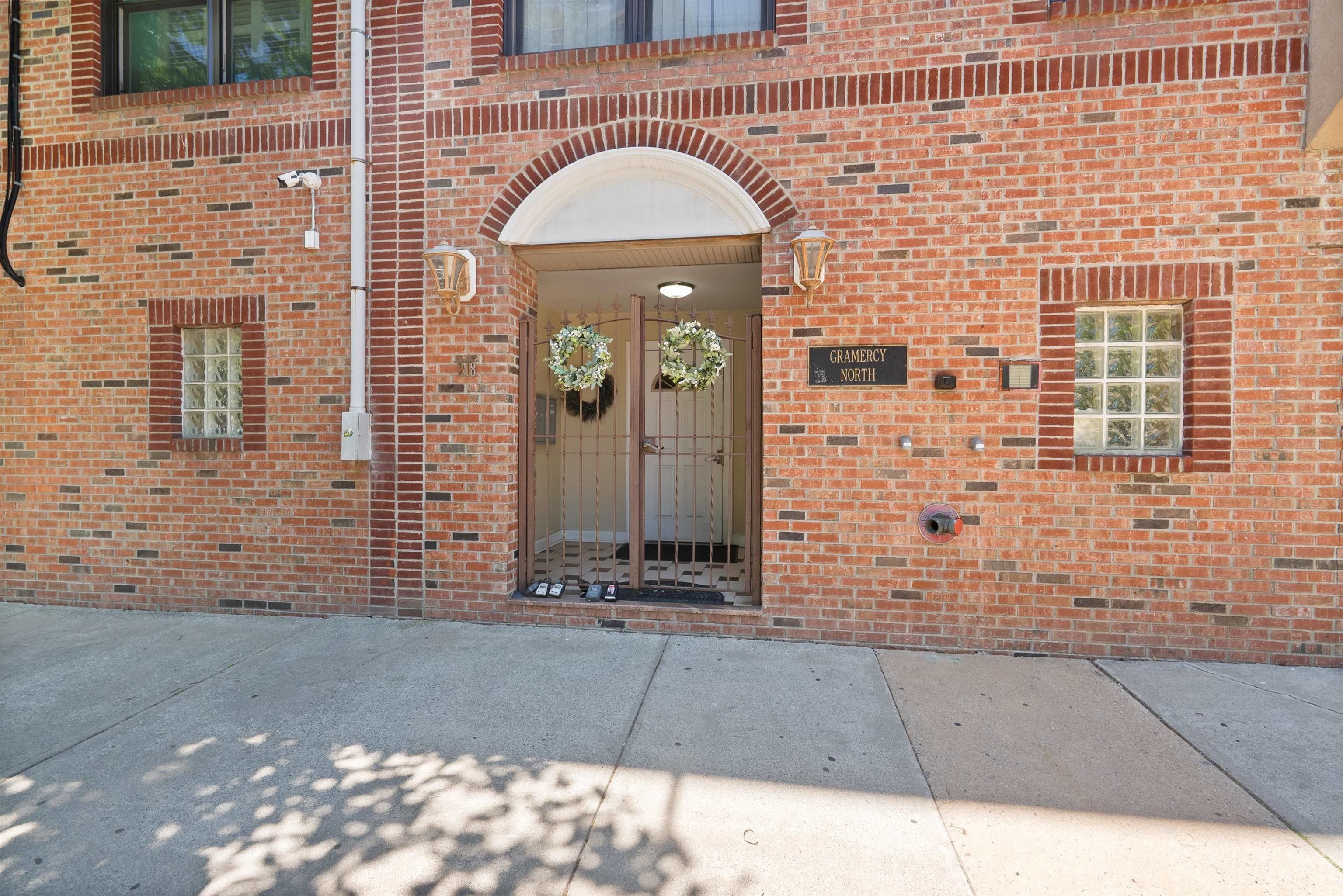 218 Jackson St – photo 3