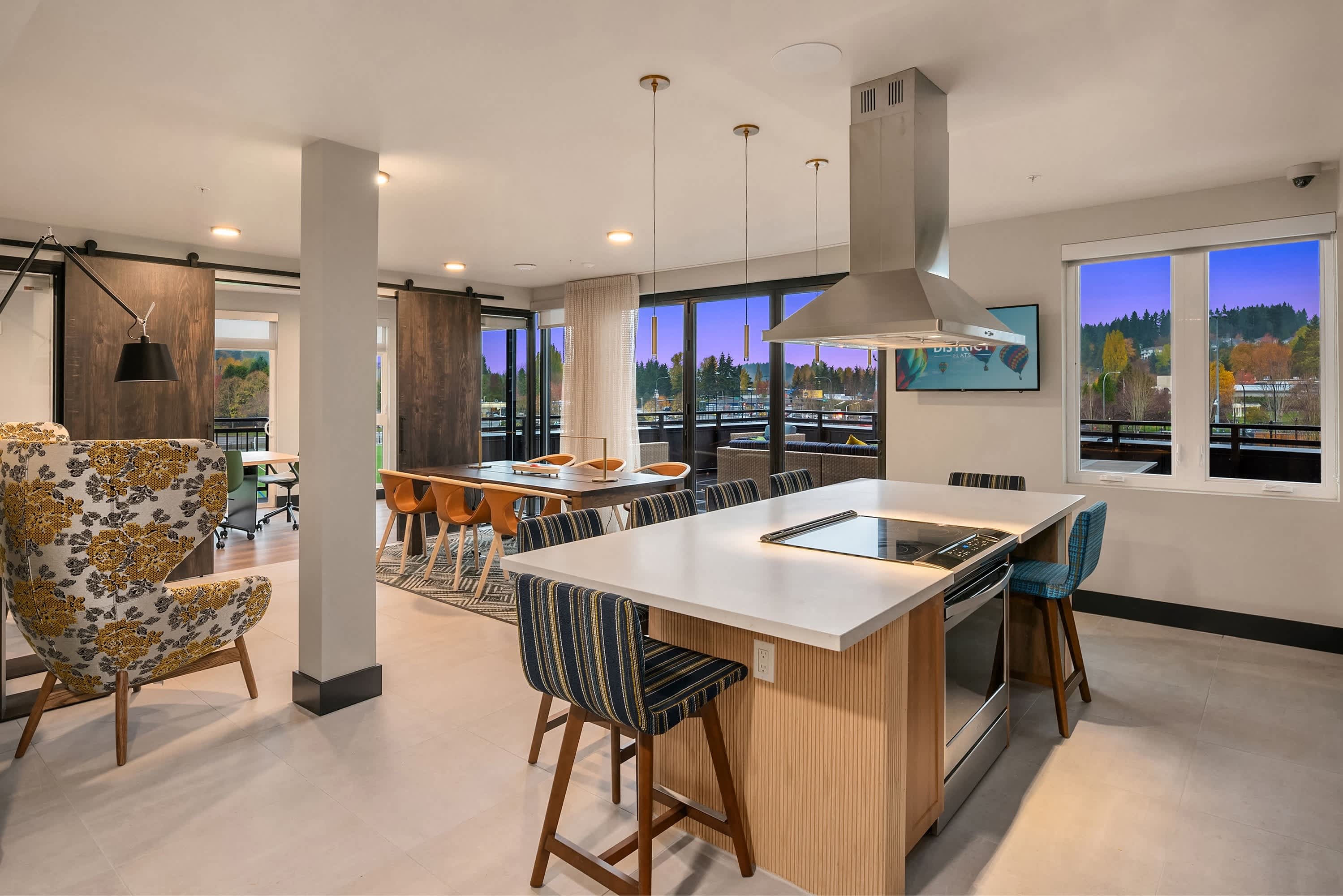 District Flats – photo 1